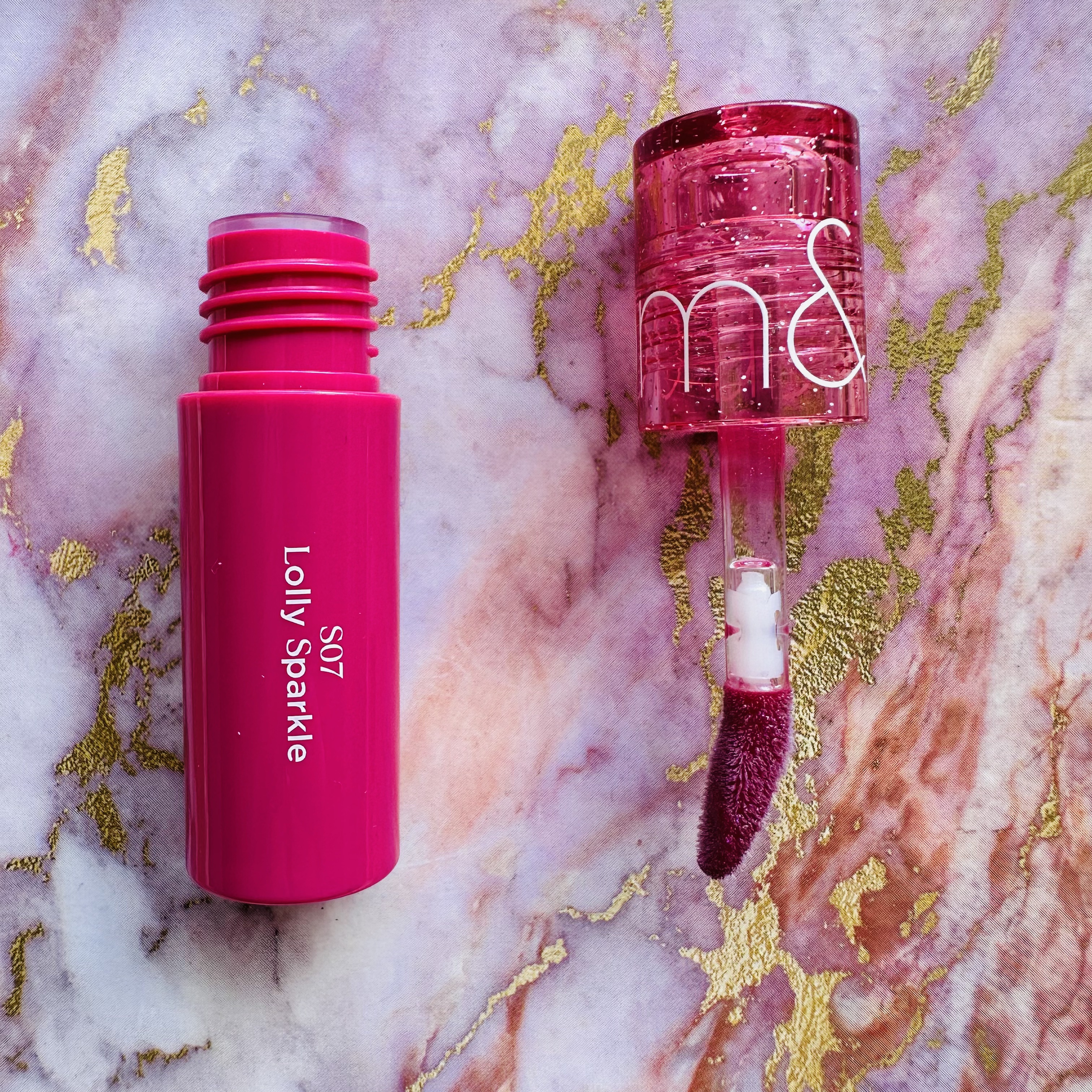 💄rom&nd
Glasting Color Gloss
S07 Lolly Sparkle
おまけ🎁
💄
実はこっちが本命でした🤭
インスタのストーリーで流れてきた
広告にまんまと釣られた🦆💸💕
こんなん可愛いじゃん！？
グ