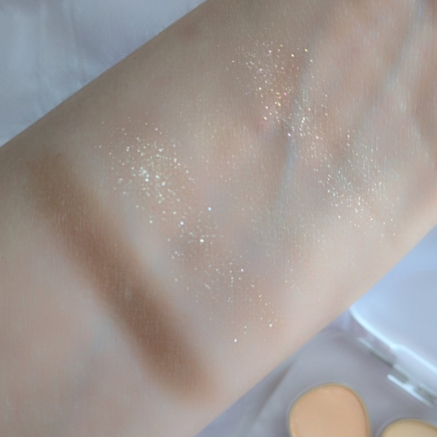 トーン ペタル フロート アイパレット/to/one/アイシャドウパレットを使ったクチコミ(3枚目)