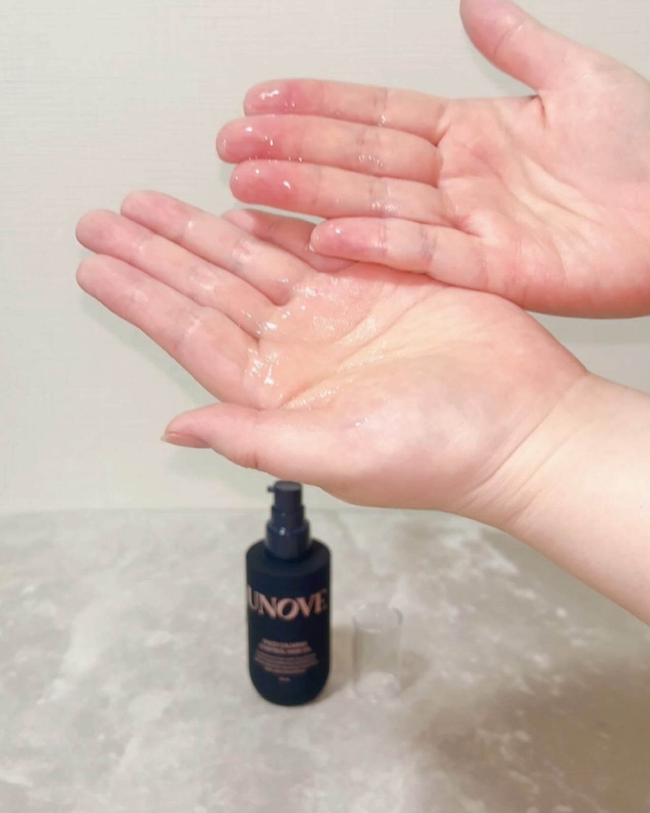 フリズカーミングコントロールオイル/UNOVE/ヘアオイルを使ったクチコミ(4枚目)