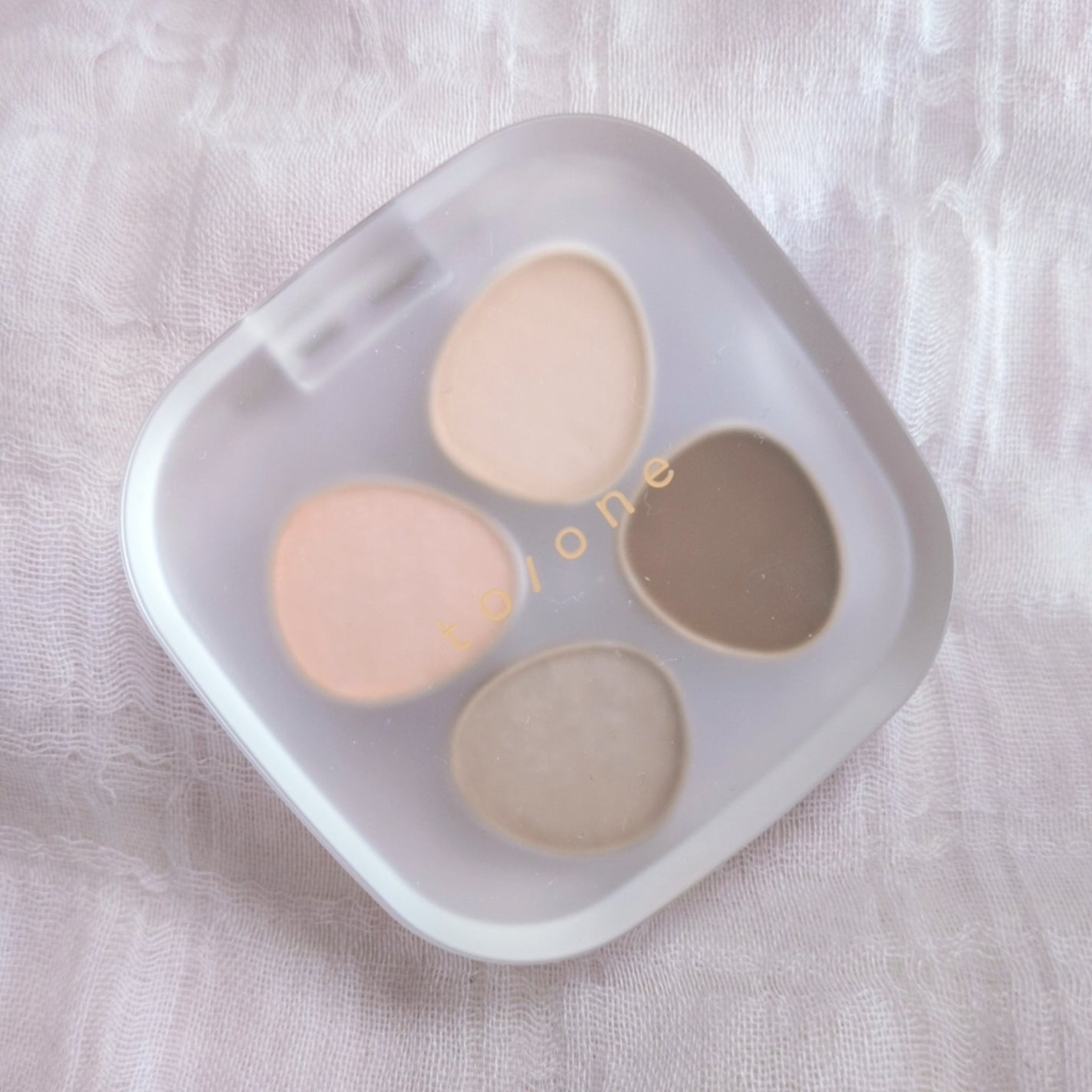 トーン ペタル フロート アイパレット/to/one/アイシャドウパレットを使ったクチコミ(2枚目)