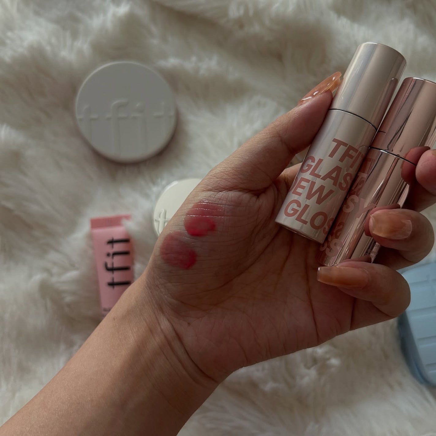 Luna on LIPS 「隠せるし冷やせるし固定できるし崩れ知らずのカバーフルセット➰..」(6枚目)