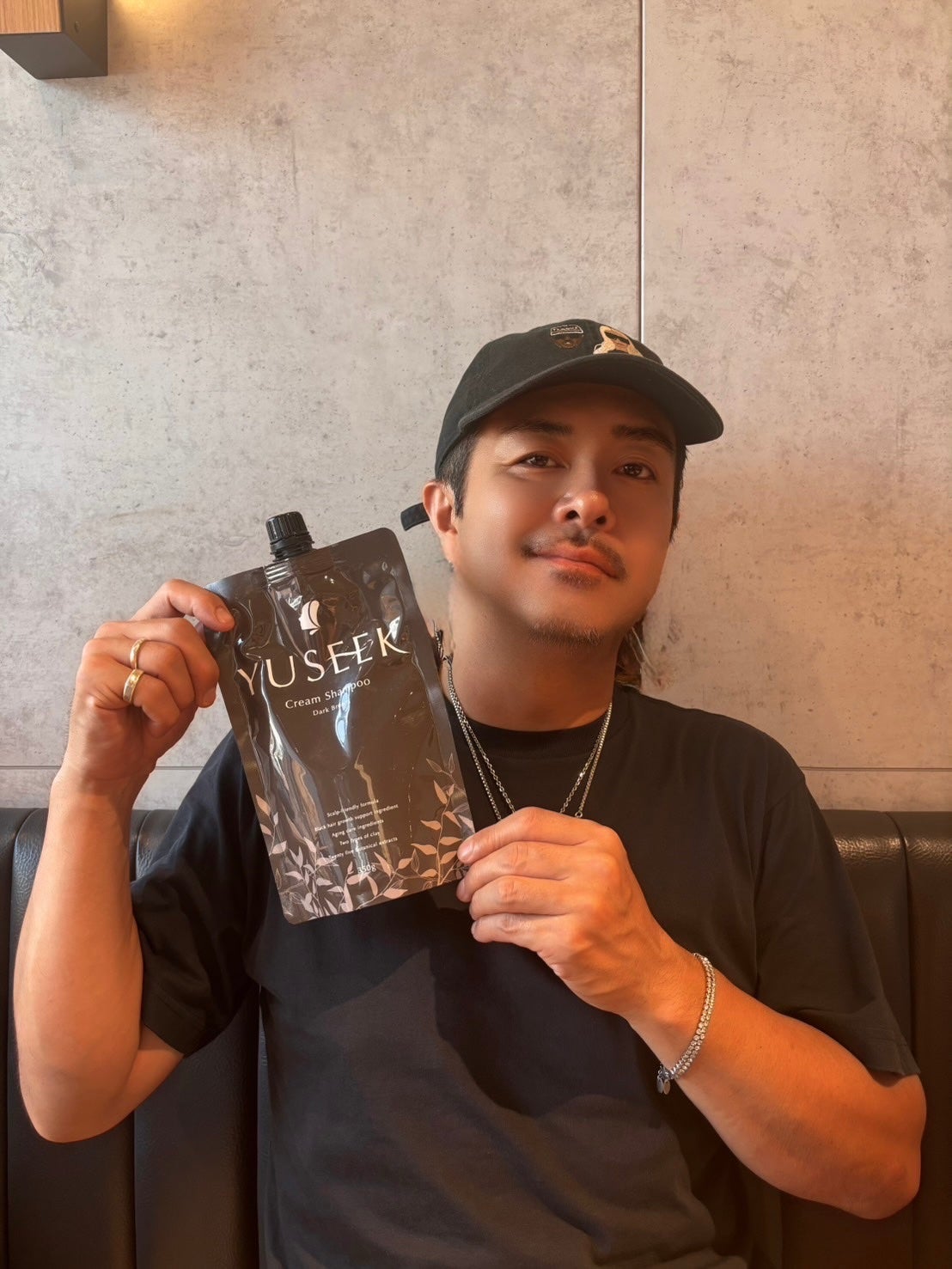 Johnny genseki on LIPS 「50代になった気になってた白髪をこれで解消!“yuseekクリ..」(1枚目)