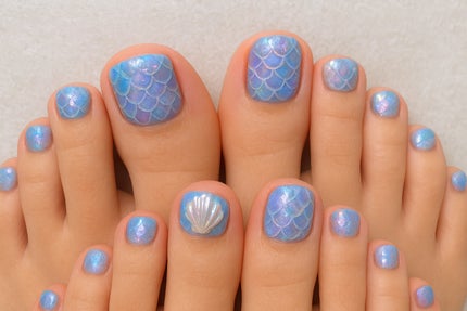 #マーメイドネイル,#スケールネイル,#うろこネイル,#夏ネイル,#キラキラネイル,#オーロラネイル,#海映えラメネイルのネイルデザイン