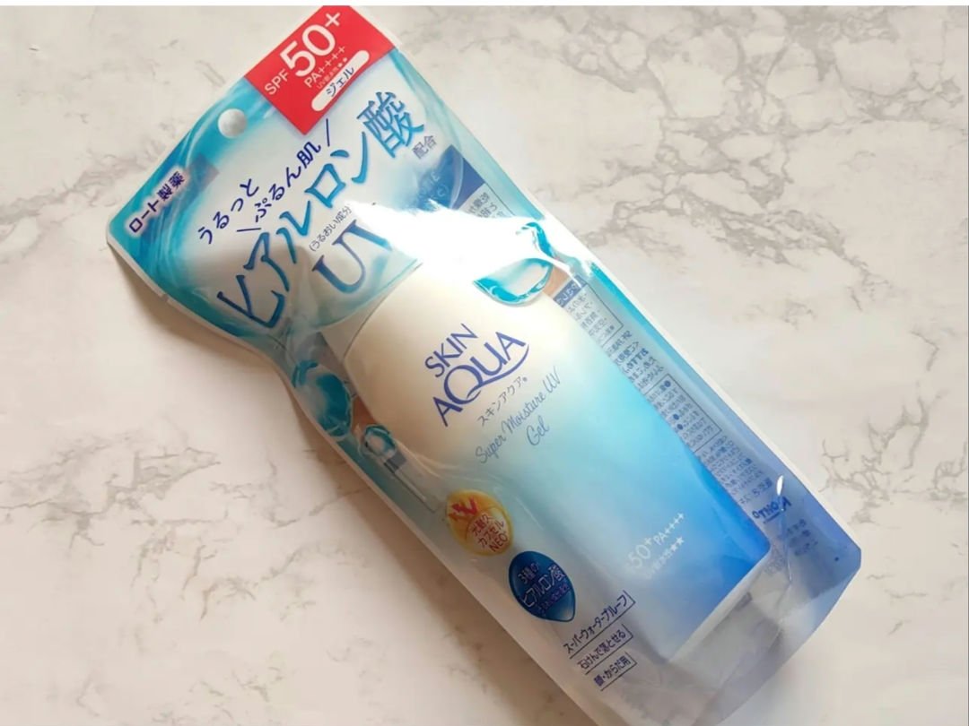 【使った商品】
スキンアクア スーパーモイスチャージェル110g

【商品の特徴】
優れたUVカット力と使用感の良さだけでなく、塗るたび肌がうるおう日やけ止め。
乾燥から肌を保護する！厳選された3種のヒアルロン酸※1配合。
ヒアルロン酸Na