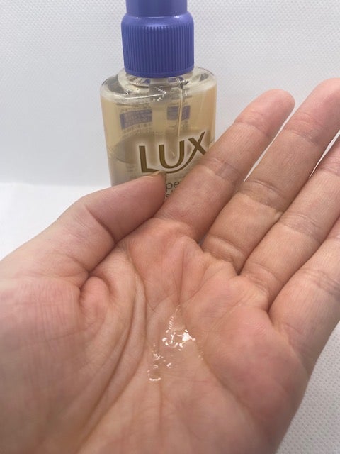 ラックス スーパーリッチシャイン リラックスナイトケア まとまりヘアオイル/LUX/ヘアオイルを使ったクチコミ(2枚目)