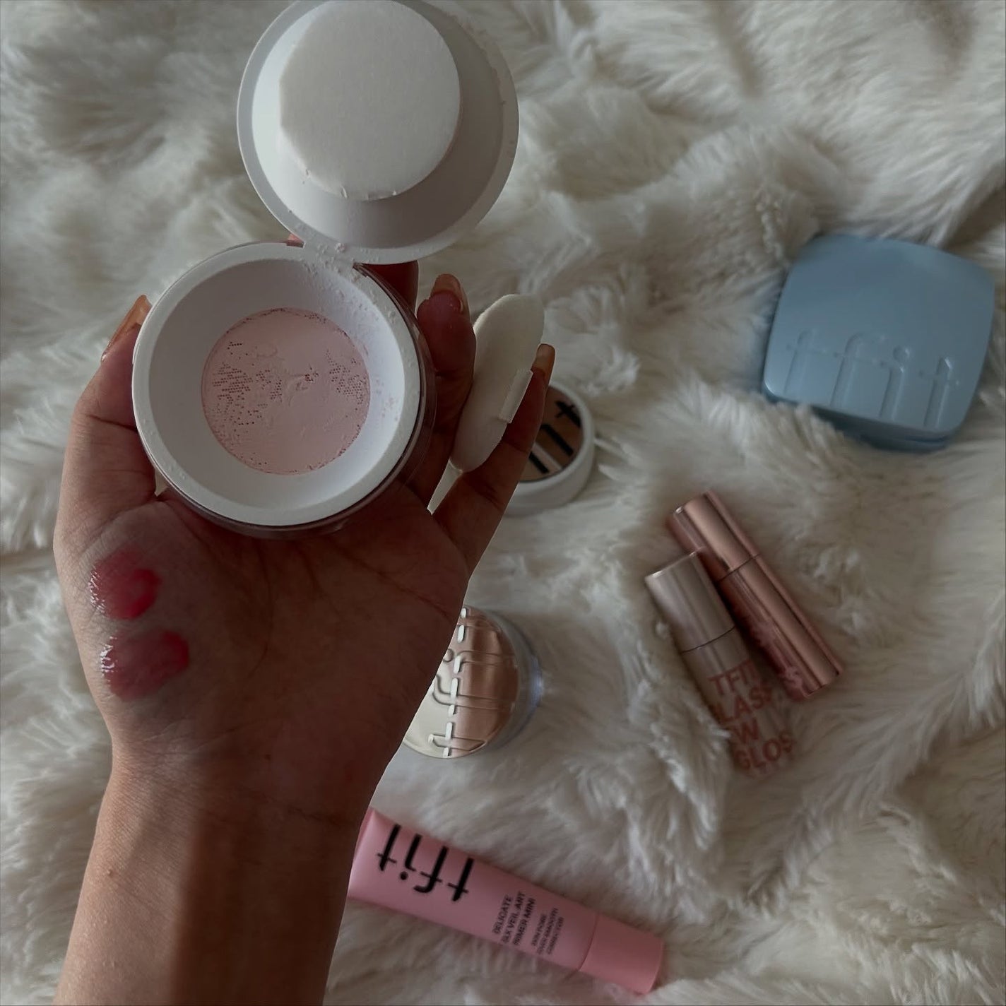 Luna on LIPS 「隠せるし冷やせるし固定できるし崩れ知らずのカバーフルセット➰..」(5枚目)