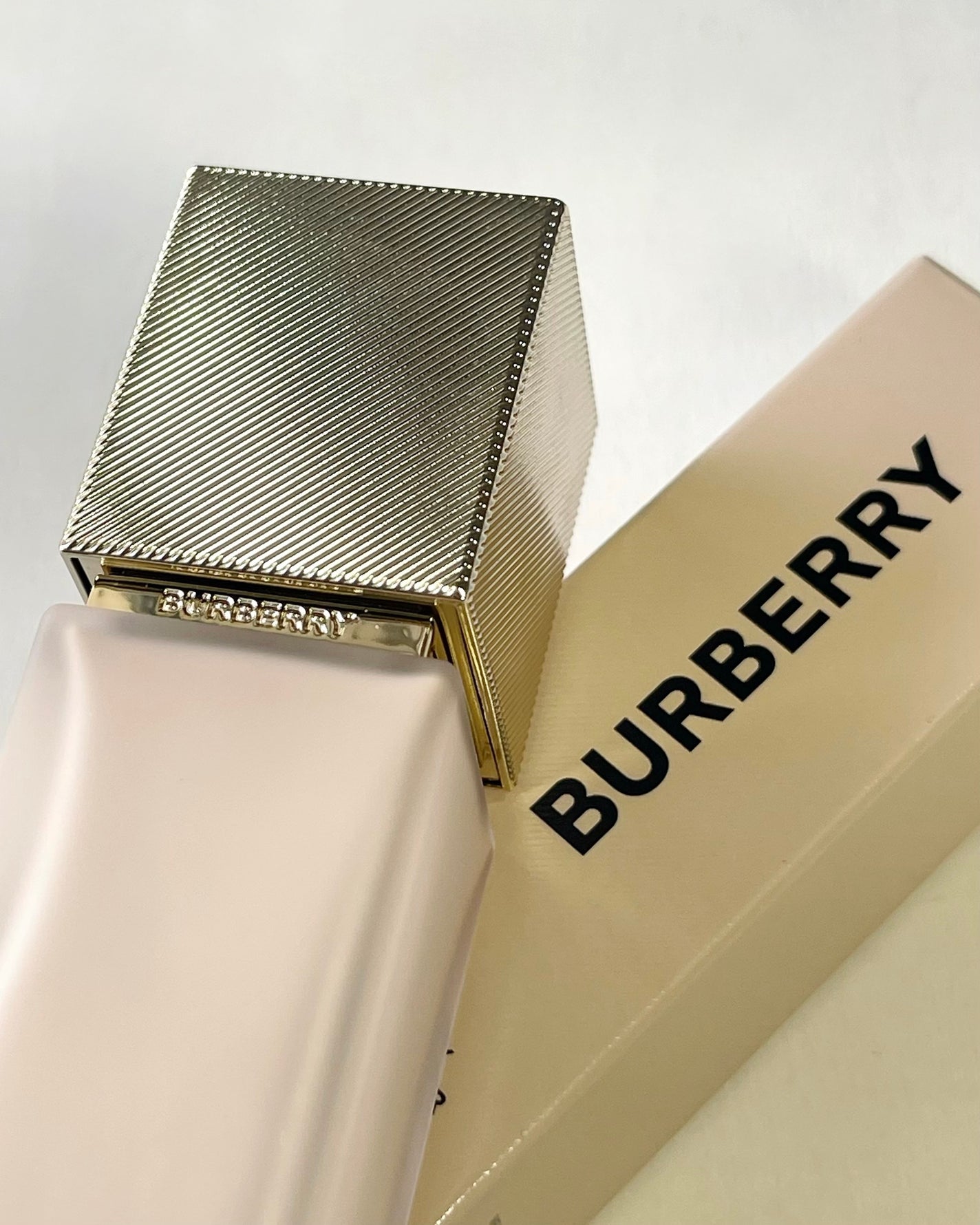 バーバリー ビヨンド ウェア パーフェクティング マット/Burberry Beauty/リキッドファンデーションを使ったクチコミ(4枚目)