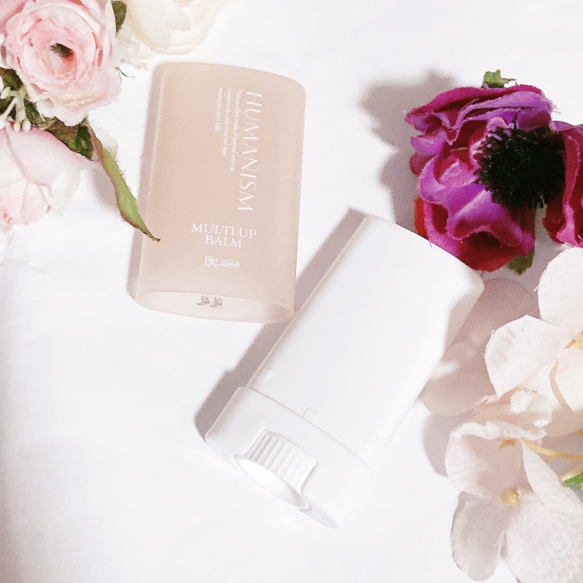 マルチアップバーム＜スティック状美容液＞/ヒューマニズム/美容液を使ったクチコミ（2枚目）