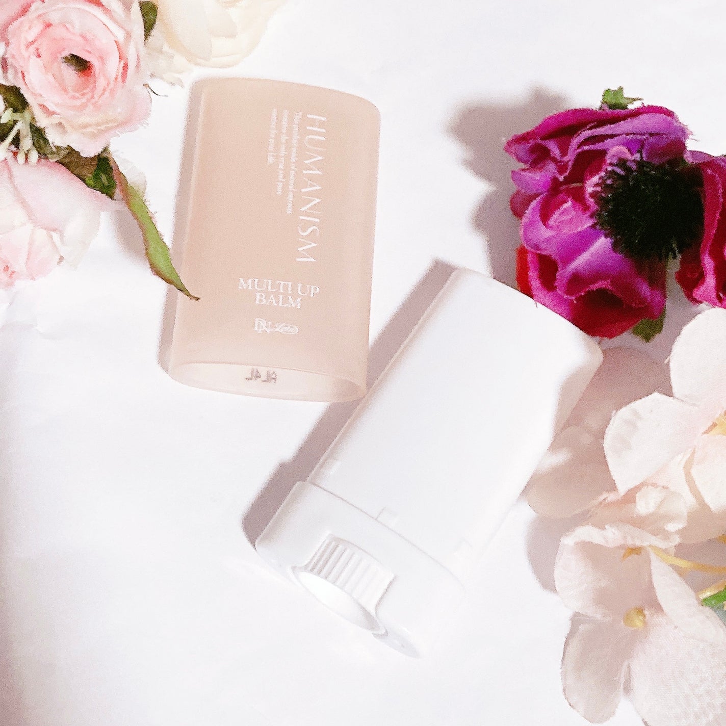 マルチアップバーム<スティック状美容液>/ヒューマニズム/美容液を使ったクチコミ(2枚目)