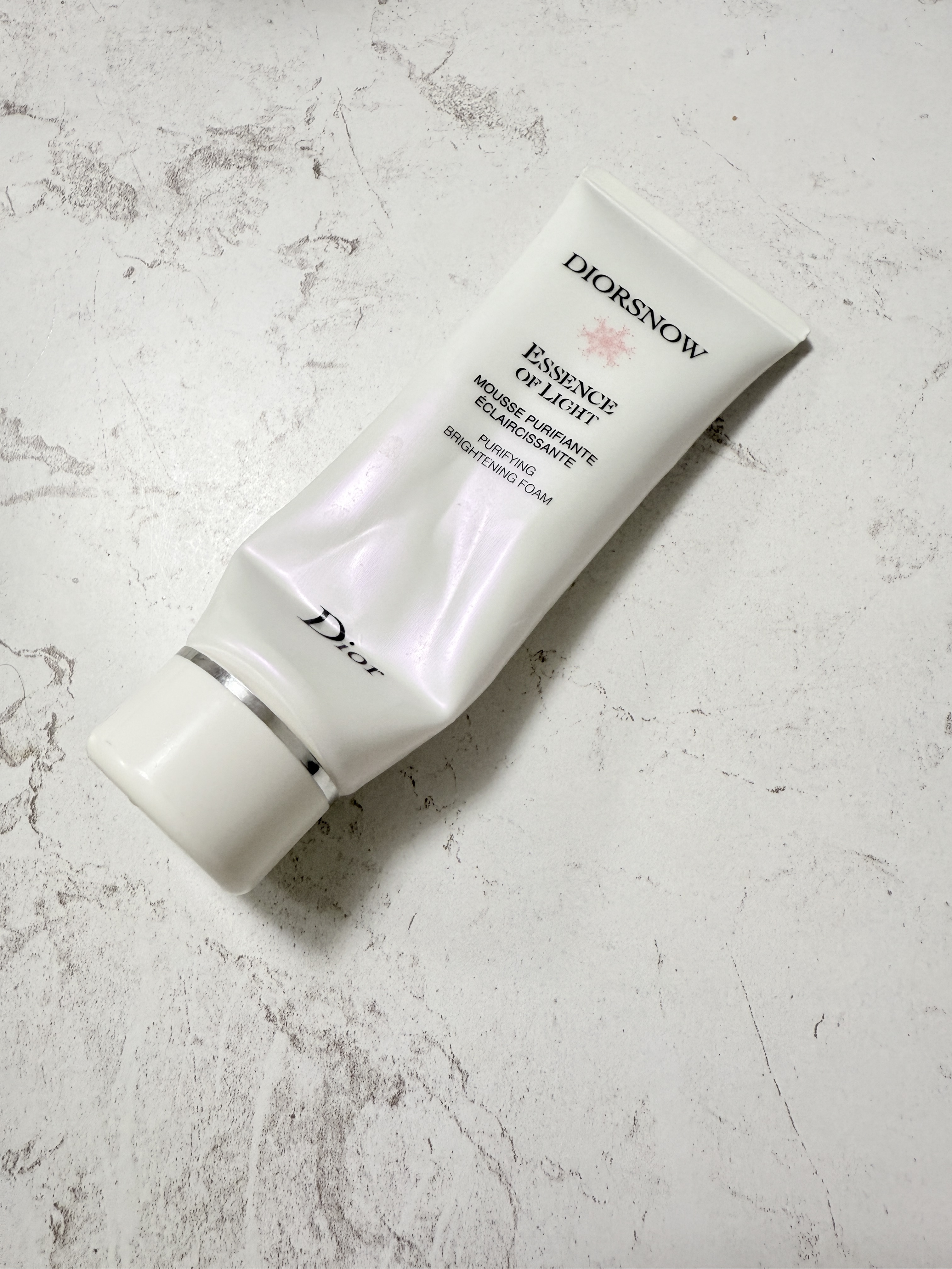 試してみた】Dior ディオール スノー ライト フォームの効果・肌質別の