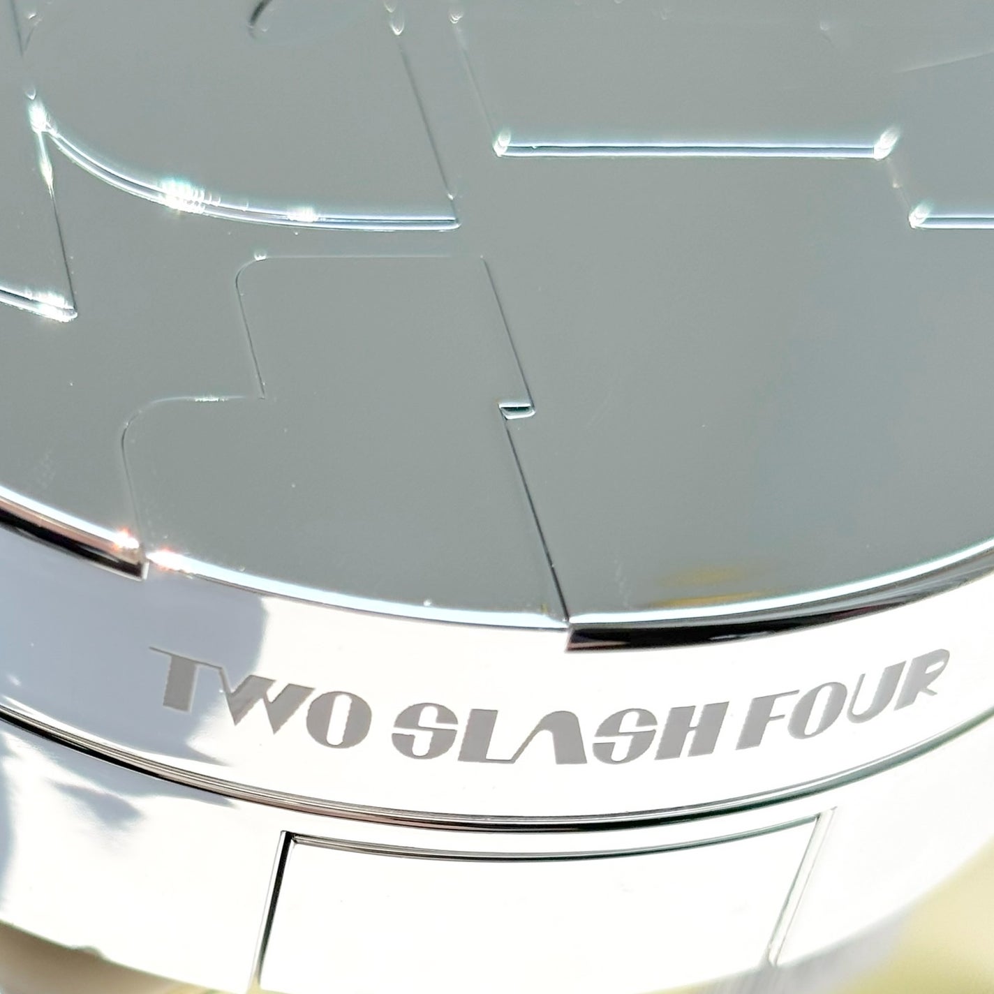 エンジェリックサテンクッション/TWO SLASH FOUR/クッションファンデーションを使ったクチコミ(1枚目)