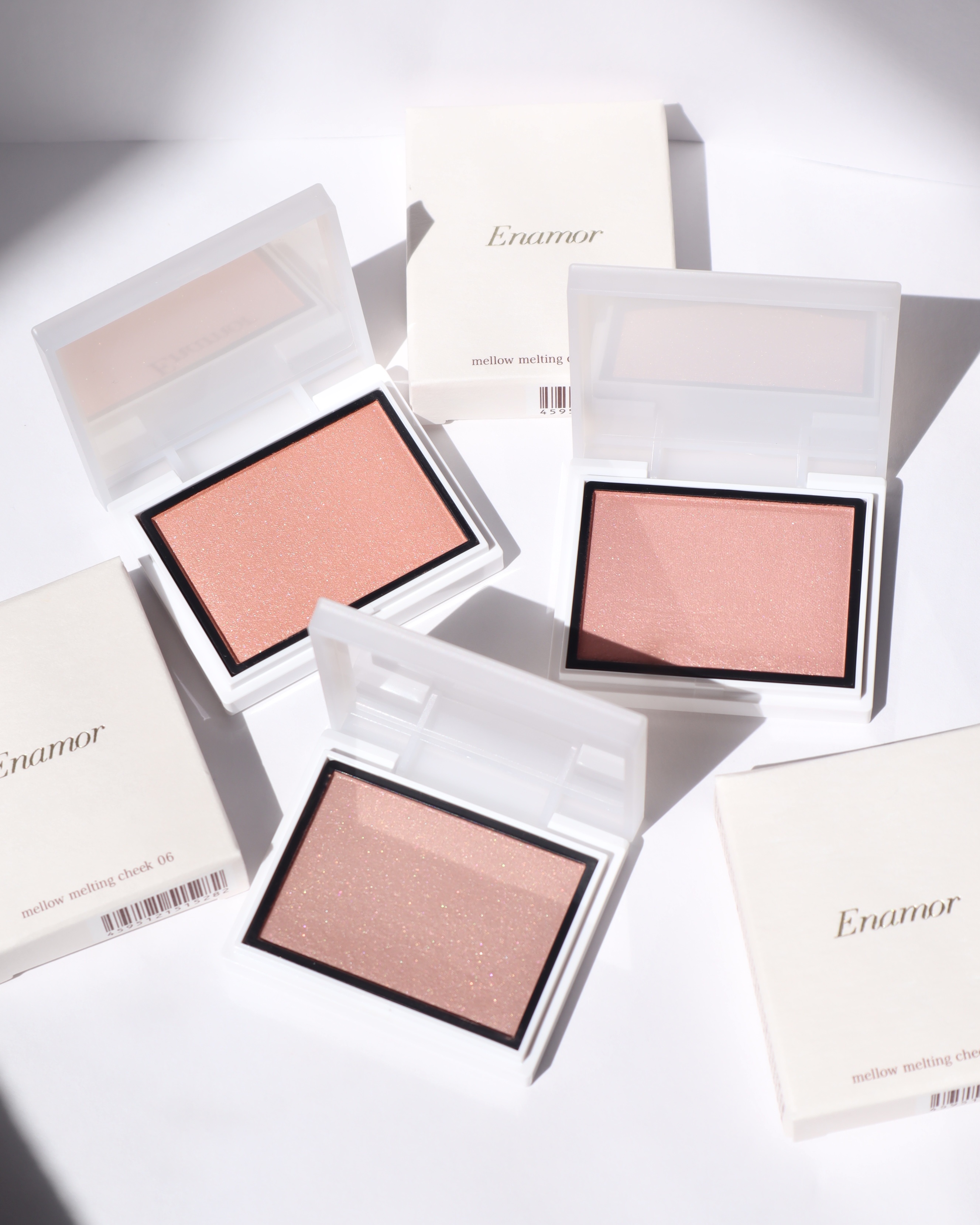 メロウメルティングチーク/Enamor/パウダーチークを使ったクチコミ（1枚目）