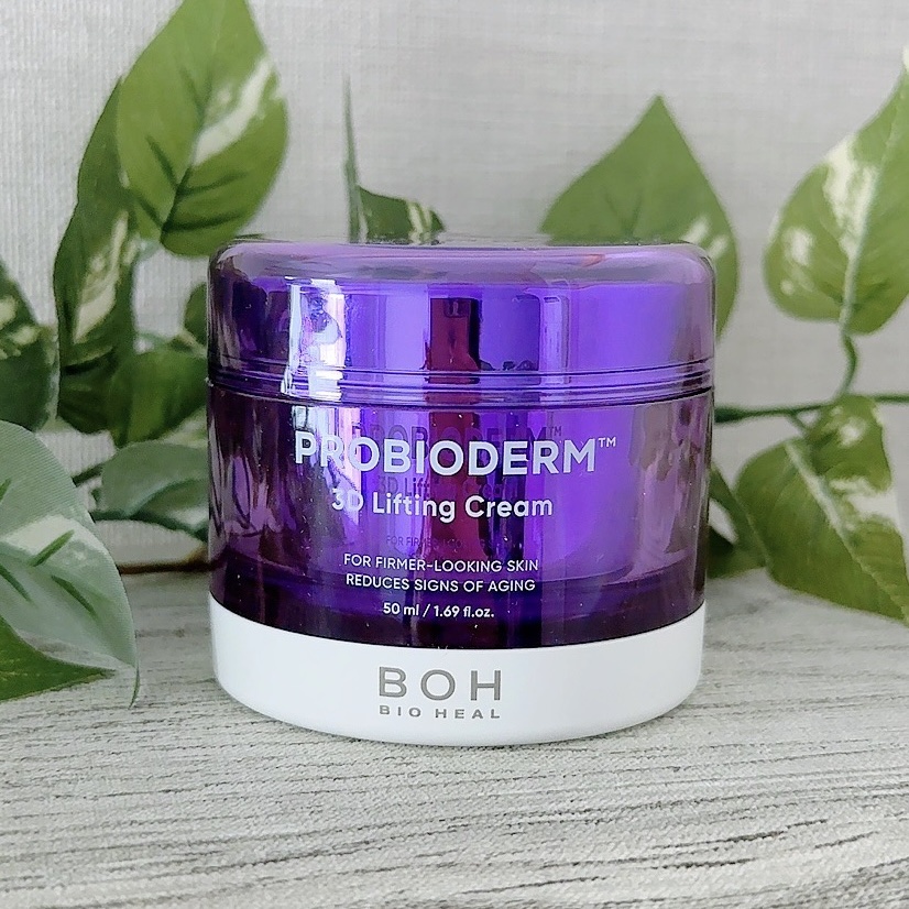 タンタンクリームの愛称で大人気だったクリームのリニューアル✨

以前よりうるおいを高めてながらベタつきや重さを減らしてなめらかがアップしたんだそうです。

季節を問わず、いつでもエイジングケア*ができます😊

かなり硬いテクスチャーに感じ