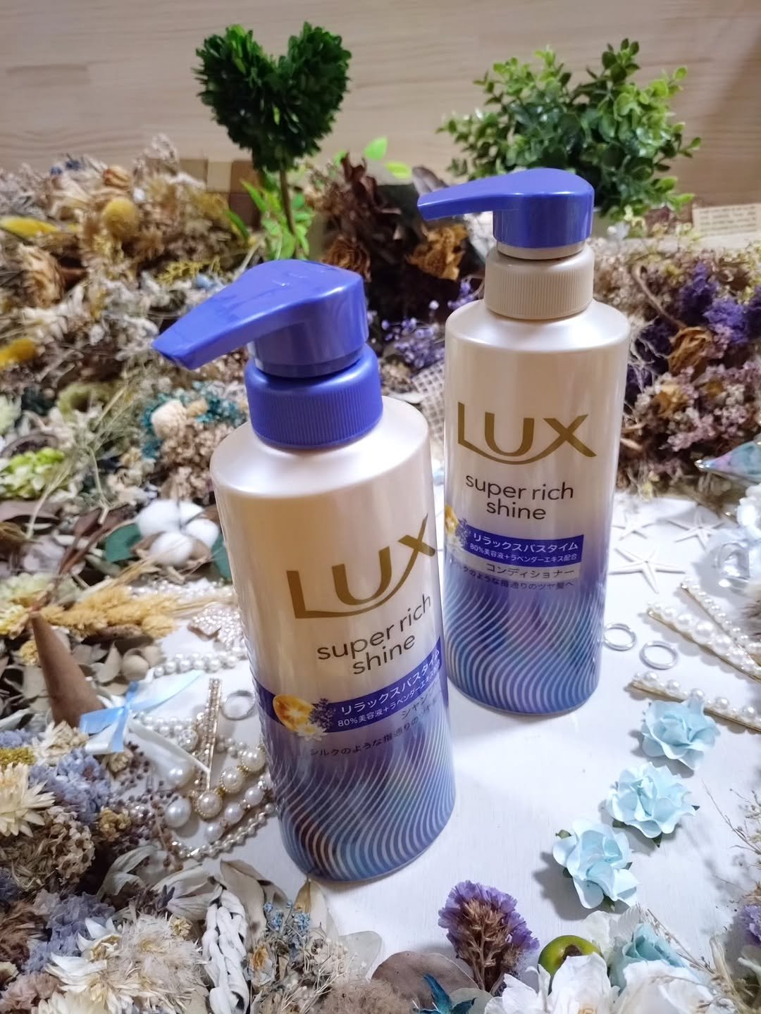 生まれつきの髪質で

広がりやすく、まとまりにくいのが悩み😢


そんな私にピッタリ！と思ったのが

ラックスの

まとまりシャンプー&コンディショナー✨


*…*…*…*…*…*…*…*…*…*…*…*…*…*…*…*…..
ラックス