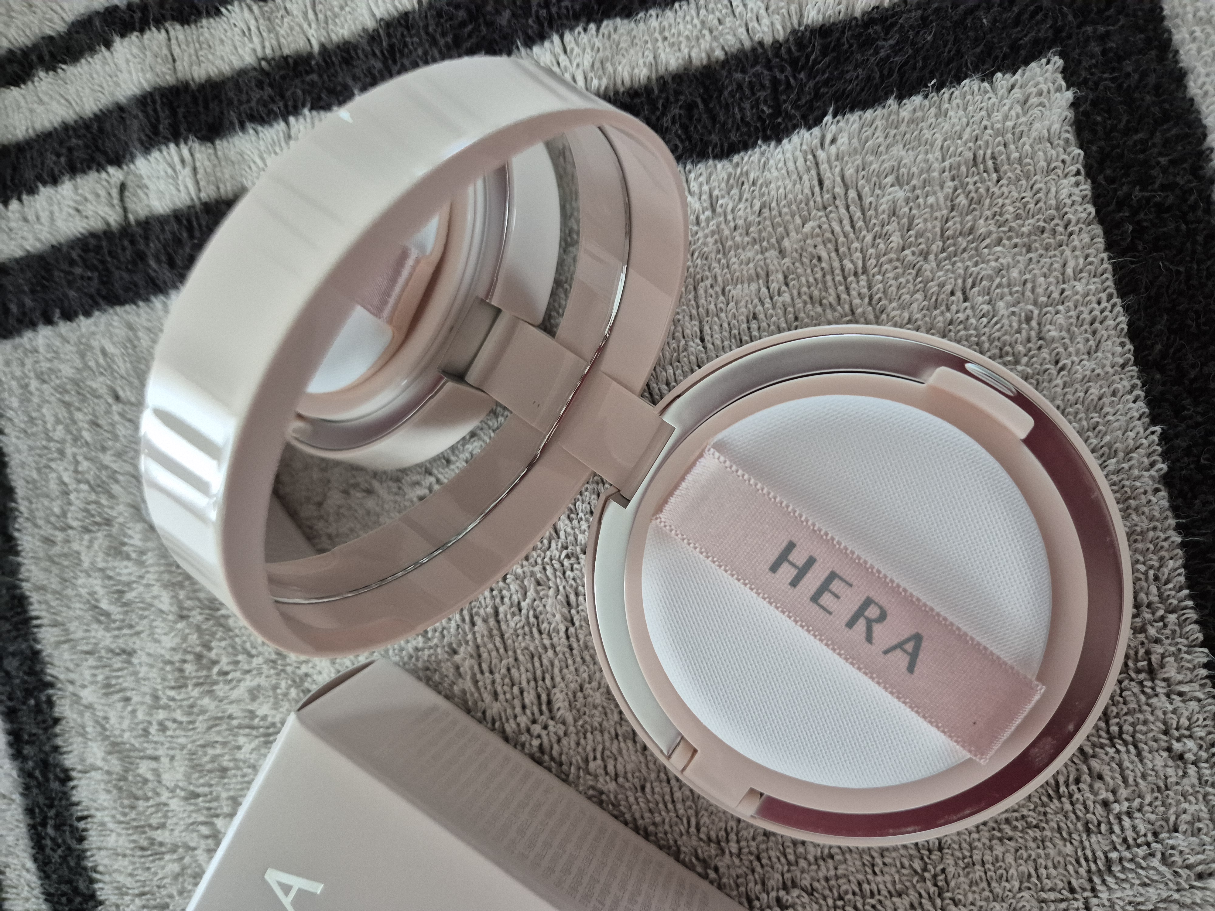 リフレクション スキン グロウ クッション ファンデーション/HERA/クッションファンデーションを使ったクチコミ（1枚目）