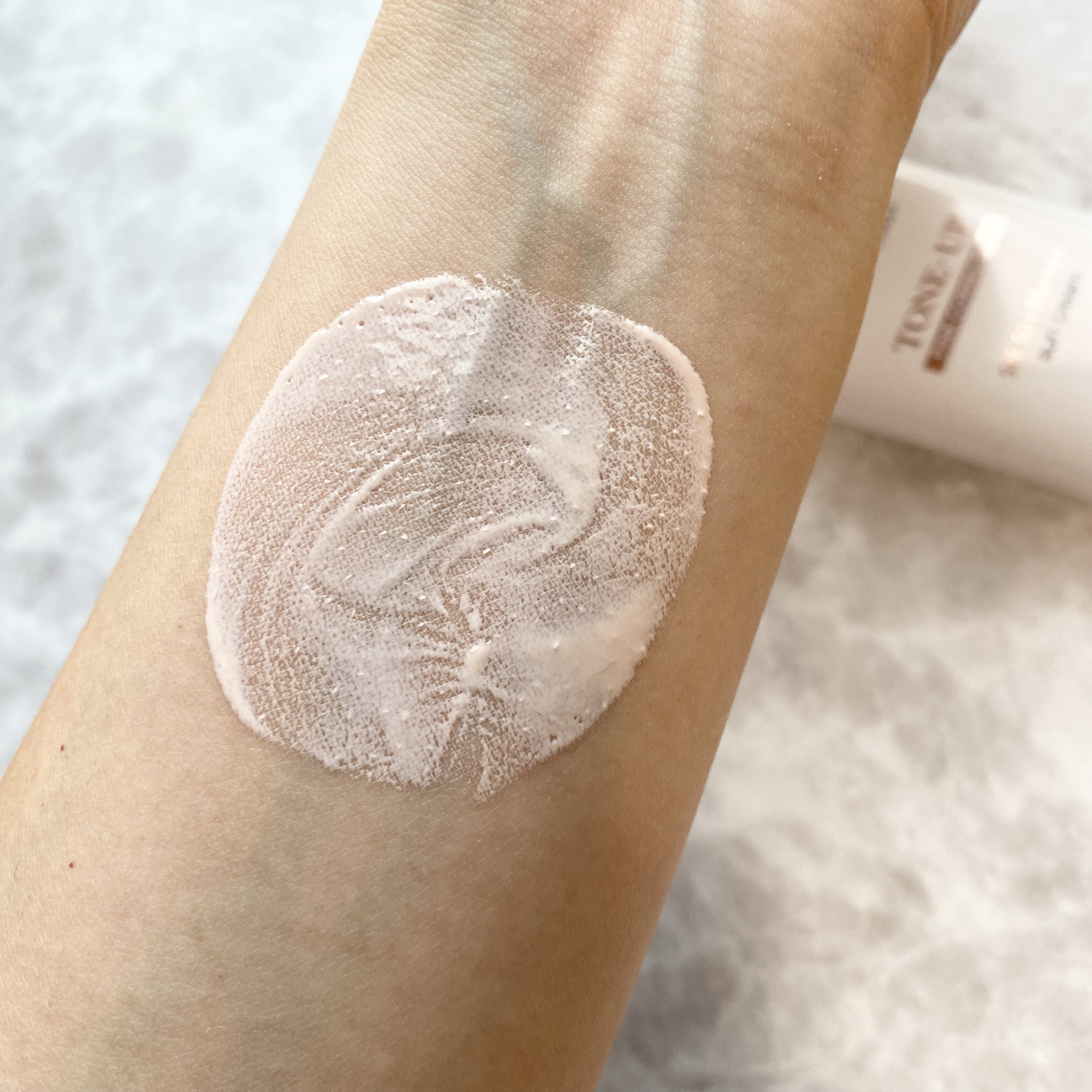 ウォータフルトーンアップサンクリーム/ダルバ/日焼け止めクリームを使ったクチコミ（3枚目）