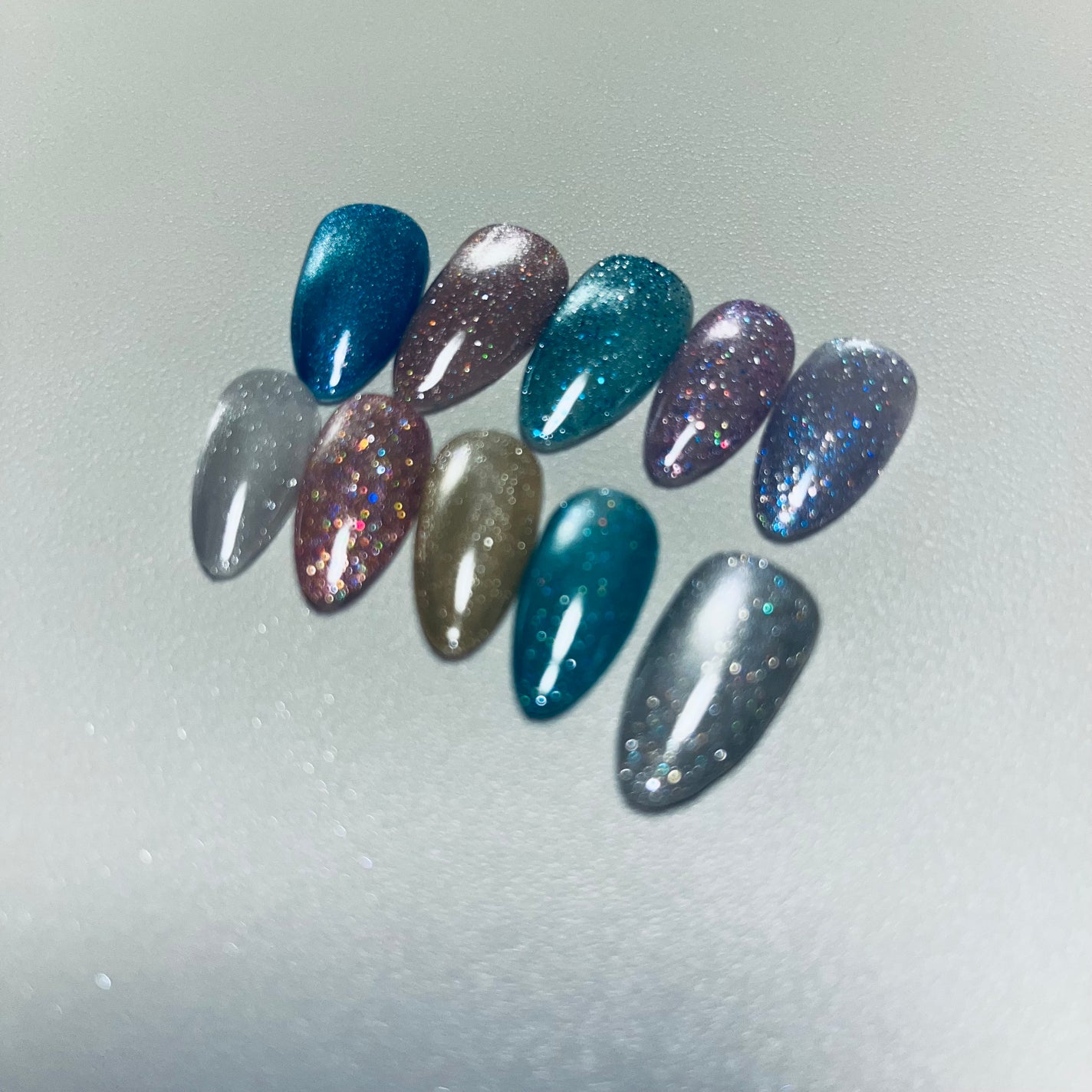 桜羽 on LIPS 「ジェルの液漏れ😭1回液漏れしたやつは何回拭いても液漏れするので..」(1枚目)