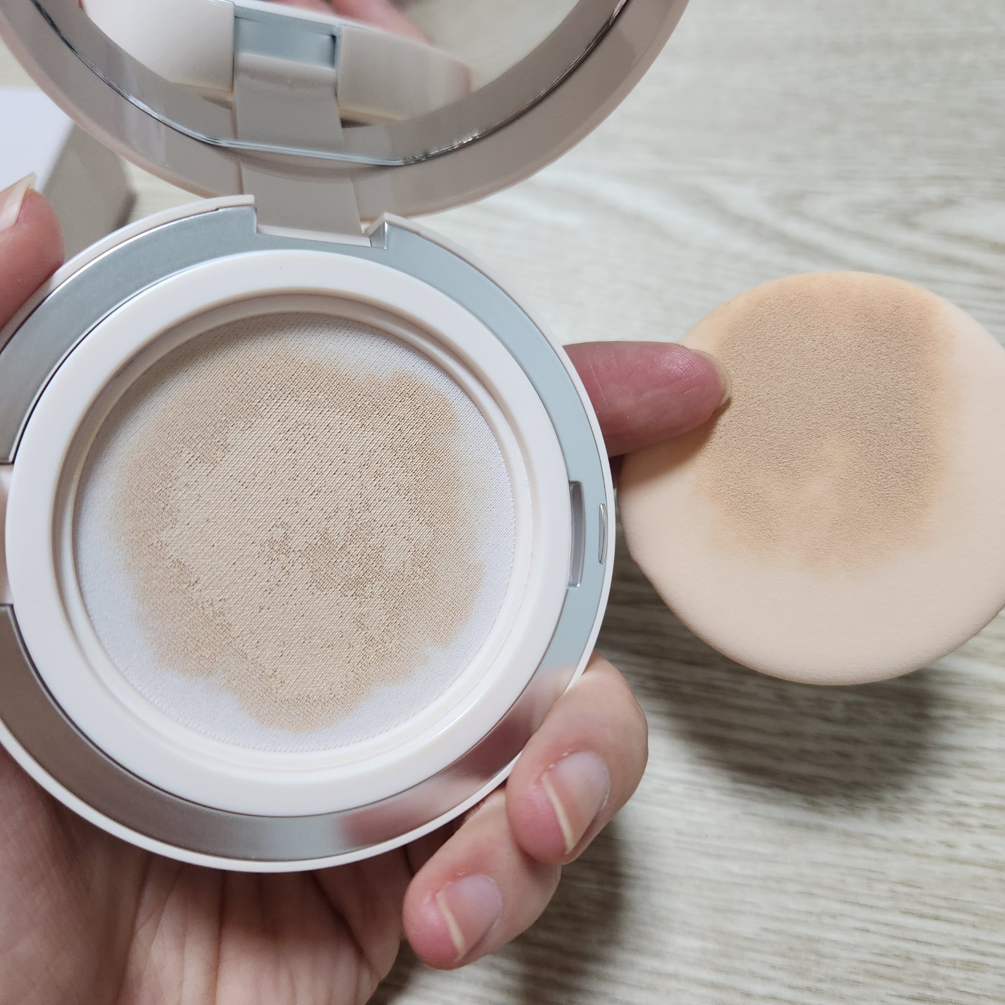 リフレクション スキン グロウ クッション ファンデーション/HERA/クッションファンデーションを使ったクチコミ（2枚目）