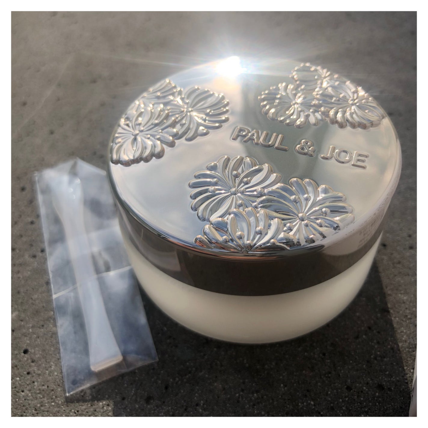 サブライム クリーム ファンデーション/PAUL & JOE BEAUTE/クリーム・エマルジョンファンデーションを使ったクチコミ(4枚目)