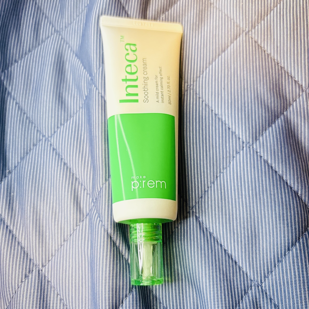 敏感肌でも使いやすい
「メイクプレム インテカ スージングクリーム」

しっとり柔らかく肌になじみ、赤みや乾燥を優しくケア。

べたつかず軽い使い心地で、日常のスキンケアに取り入れやすいです。

肌荒れが気になる季節にも安心して使える一品で