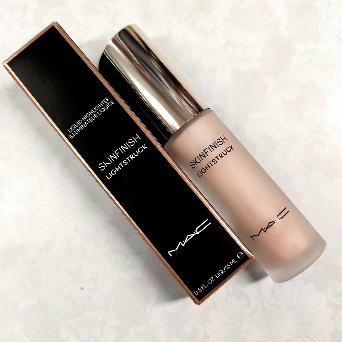 スキンフィニッシュ ライトストラック リキッド ハイライター/M・A・C/リキッドハイライトを使ったクチコミ(3枚目)