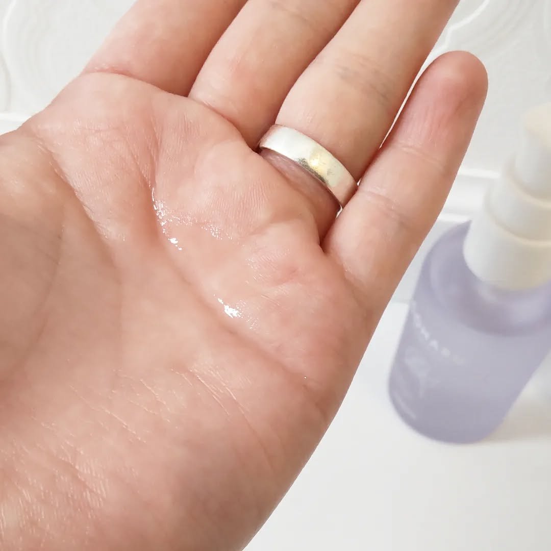 COHARU スタイリングオイル＜スムース&シャイン＞のクチコミ「COHARU スタイリングオイル〘スムース＆シャイン〙

今日はスタイリング用のヘアオイルを使.....」（2枚目）