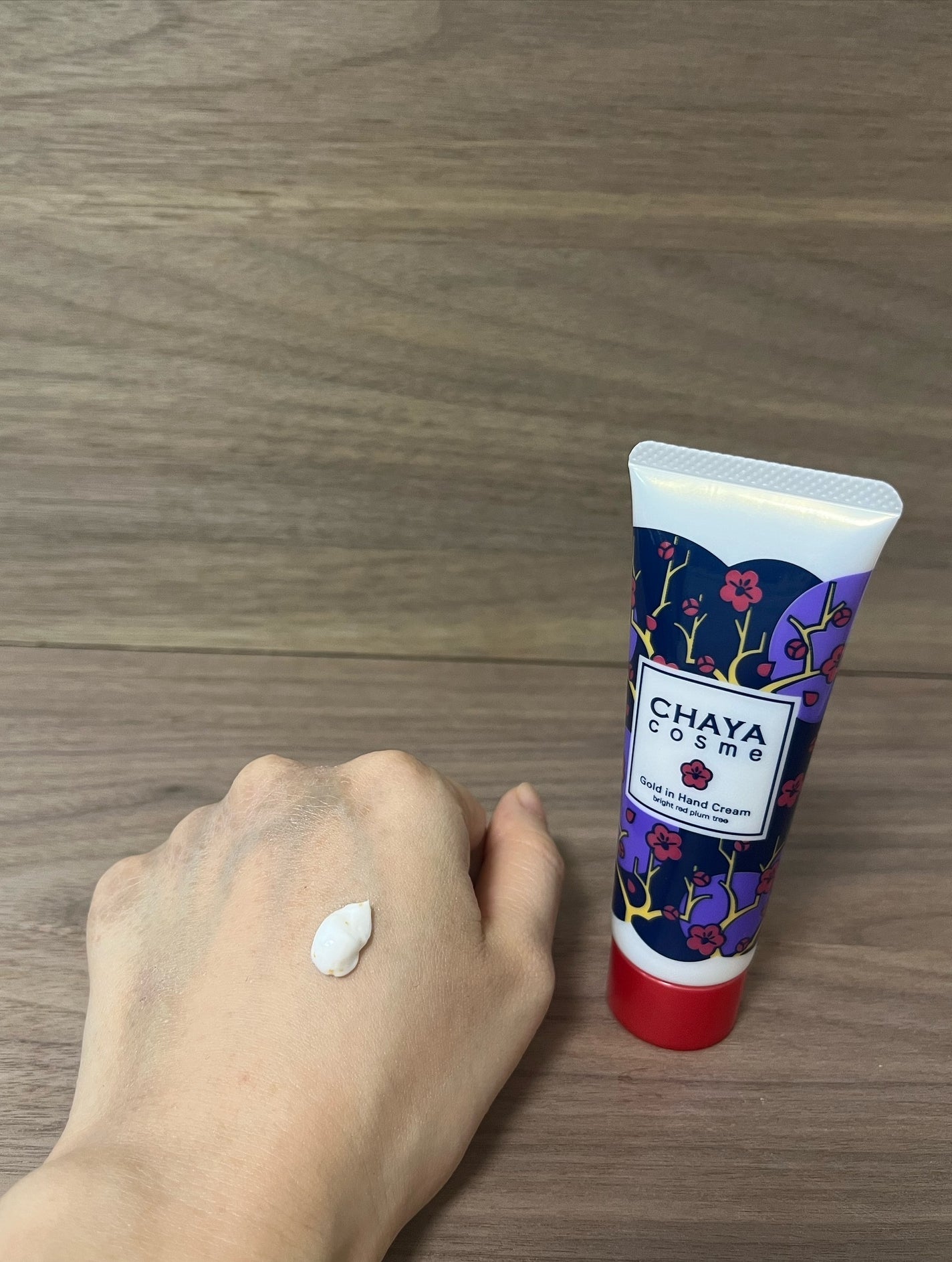 CHAYA cosme ゴールドインハンドクリーム紅い梅の香り/CHAYA cosme/ハンドクリームを使ったクチコミ(3枚目)