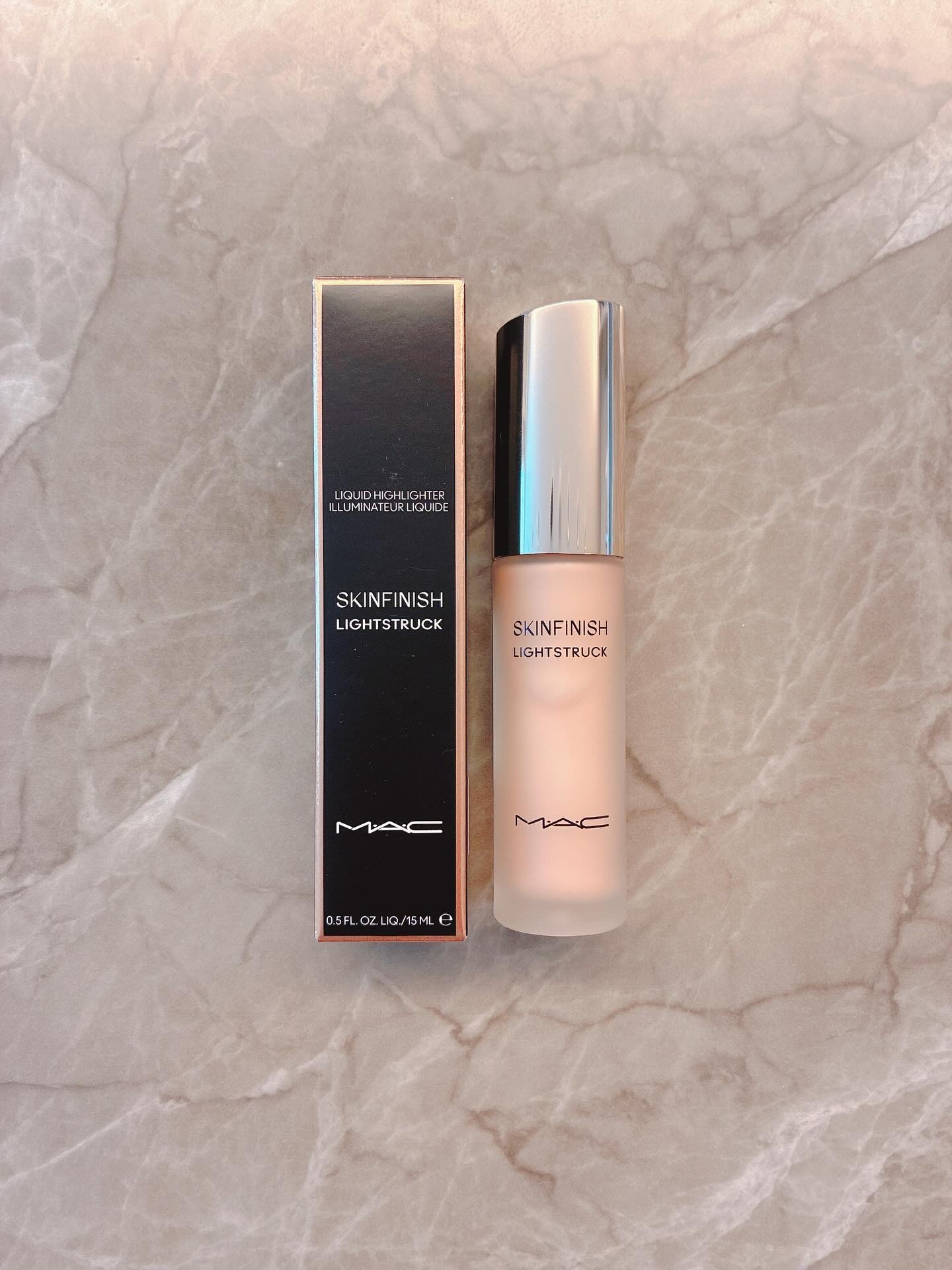 スキンフィニッシュ ライトストラック リキッド ハイライター/M・A・C/リキッドハイライトを使ったクチコミ（1枚目）