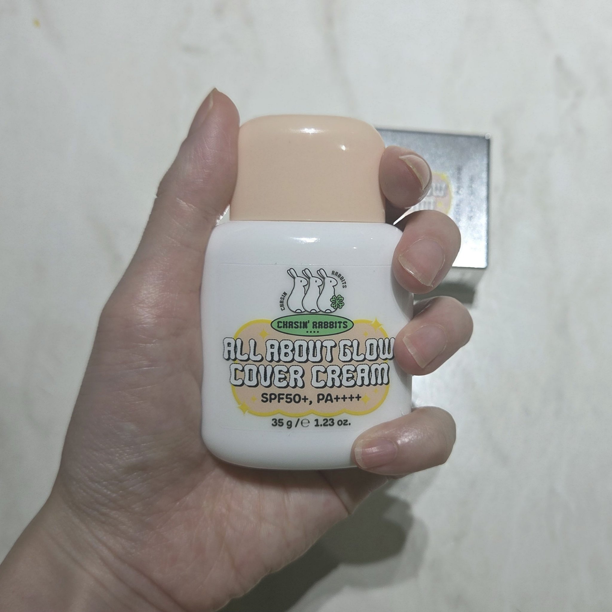 📝Chasin' Rabbit 
オールアバウトグロウカバークリーム

公式様からいただきました！
私、生まれつき肌が弱く…
夏は日焼け止め必須なので、毎朝
サンクリーム➡️下地➡️クッションファンデ
というルーティンは欠かせないのですが