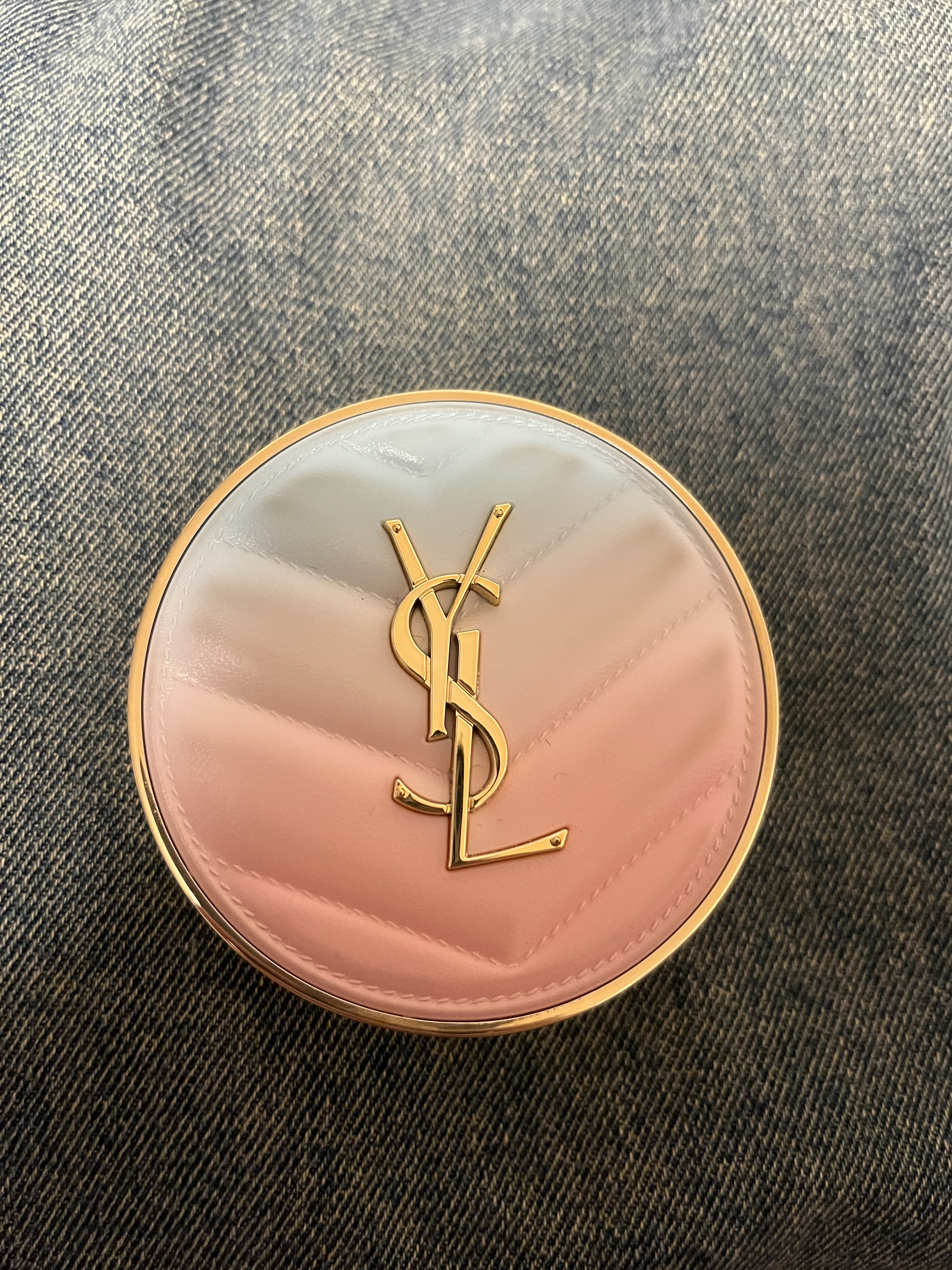 ラディアント タッチ グロウパクト/YVES SAINT LAURENT BEAUTE/クッションファンデーションを使ったクチコミ（1枚目）