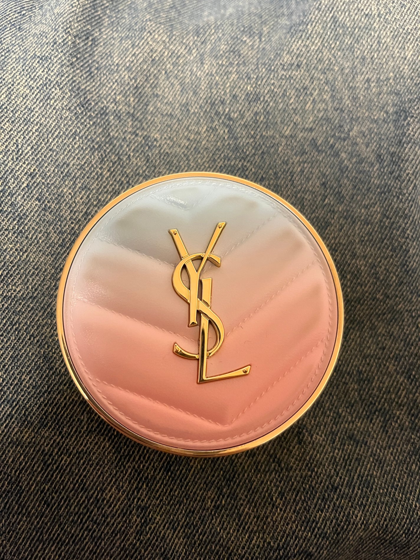 ラディアント タッチ グロウパクト/YVES SAINT LAURENT BEAUTE/クッションファンデーションを使ったクチコミ(1枚目)