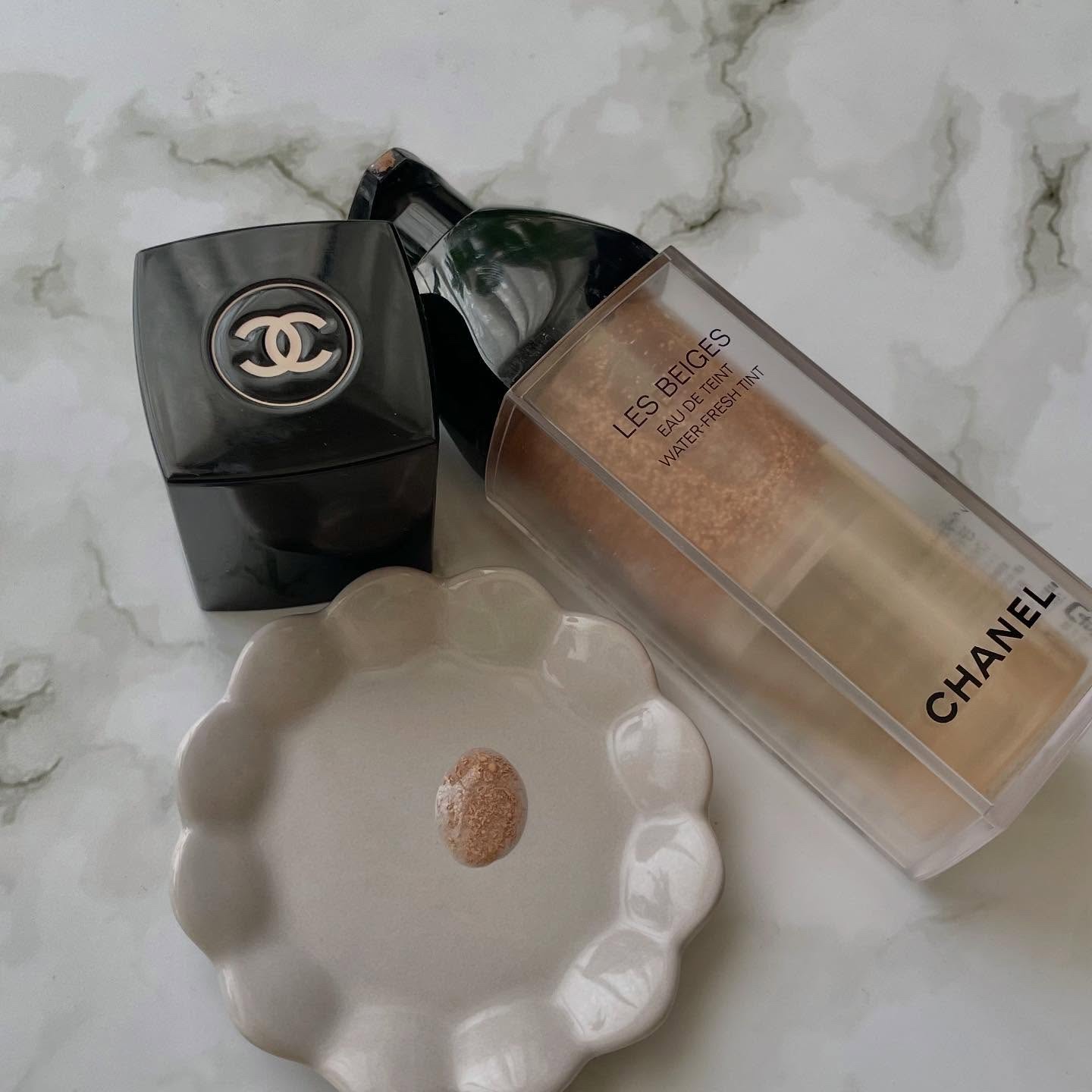 CHANEL レ ベージュ オー ドゥ タンのクチコミ「年齢を重ねるにつれ、カバー力が強いファンデーションは厚塗り感が出やすく、重たく見えてしまうこと.....」（2枚目）