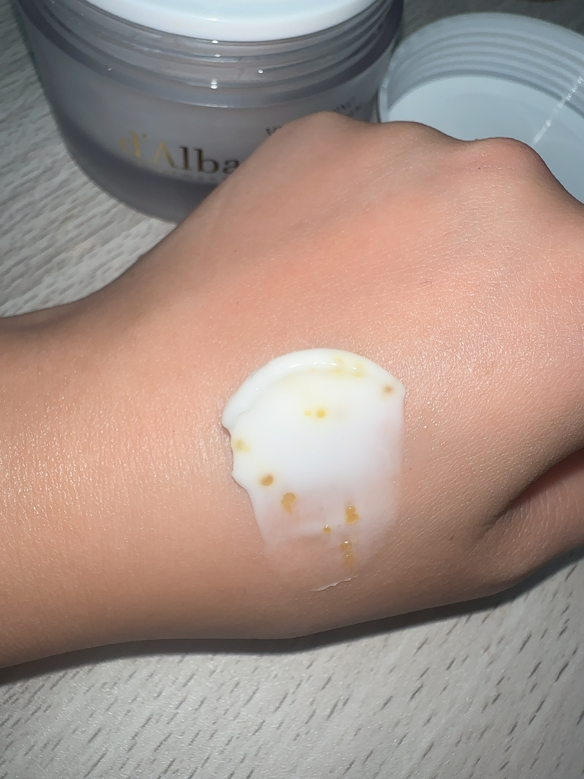 ビタトーニングカプセルクリーム/ダルバ/フェイスクリームを使ったクチコミ（3枚目）