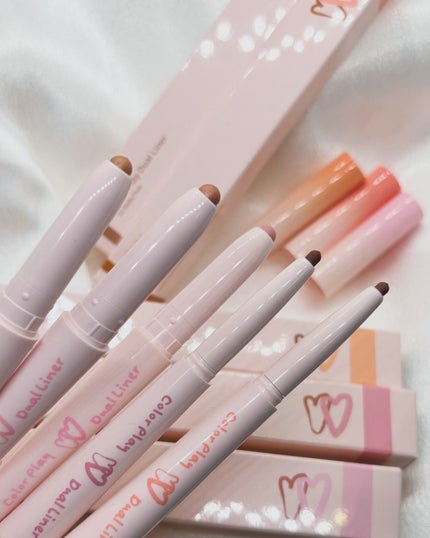 カラープレイデュアルライナー/2aN/スティックアイシャドウを使ったクチコミ(4枚目)