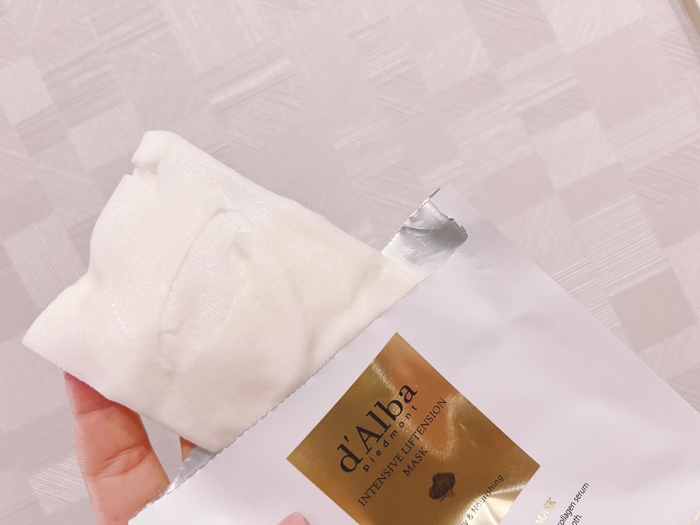 ホワイトトリュフナリシングトリートメントマスク/ダルバ/シートマスク・パックを使ったクチコミ（3枚目）
