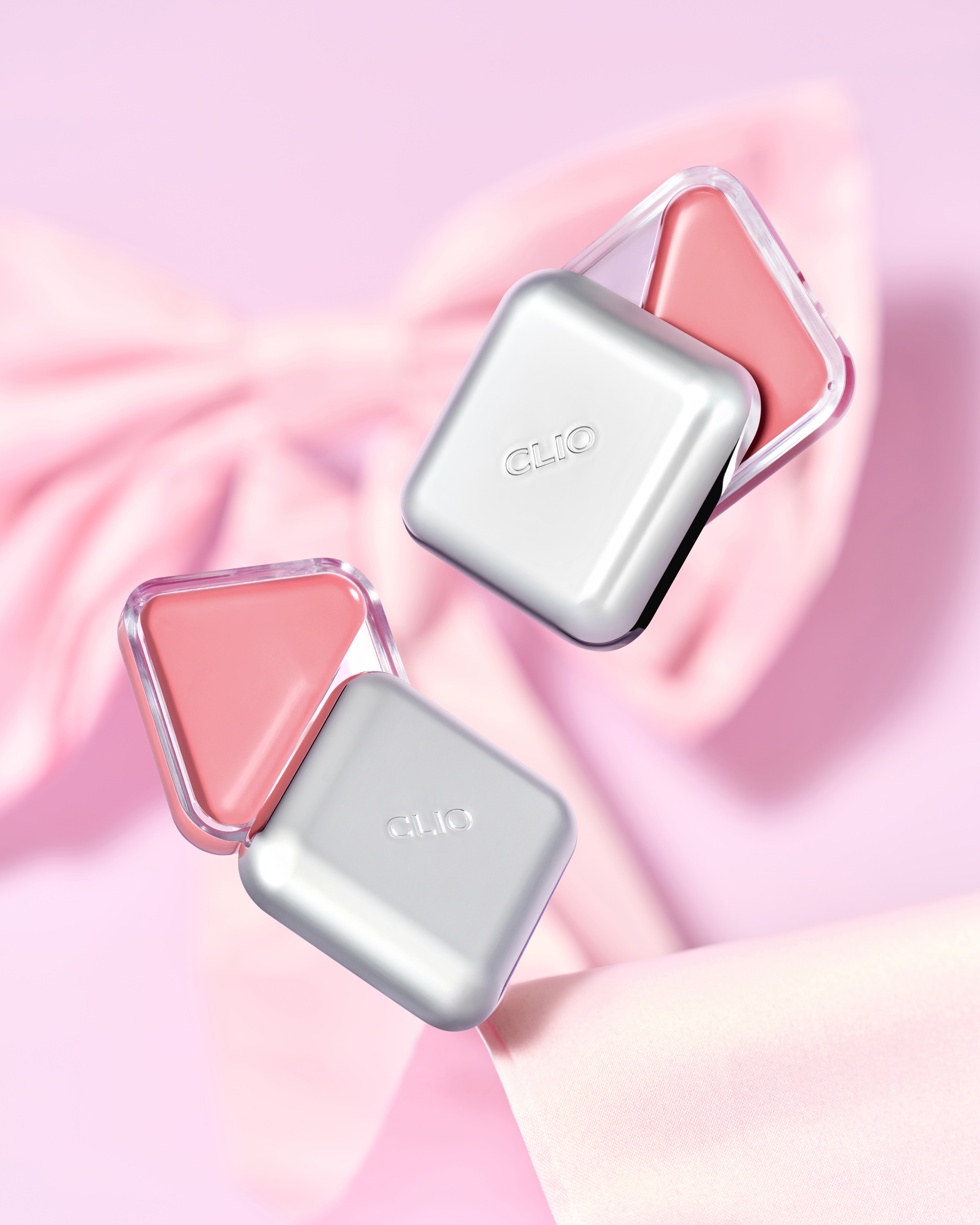 CLIO × 孫亜妃さん🎀（@snam8_）
一緒につくった特別なカラー「100 シュガーリボン」が日本限定で登場💘

ローズのようなやさしさと、
ときめきがにじむ甘さをそえたピンクトーン💓
どんな肌トーンにもなじみやすくて、毎日メイ