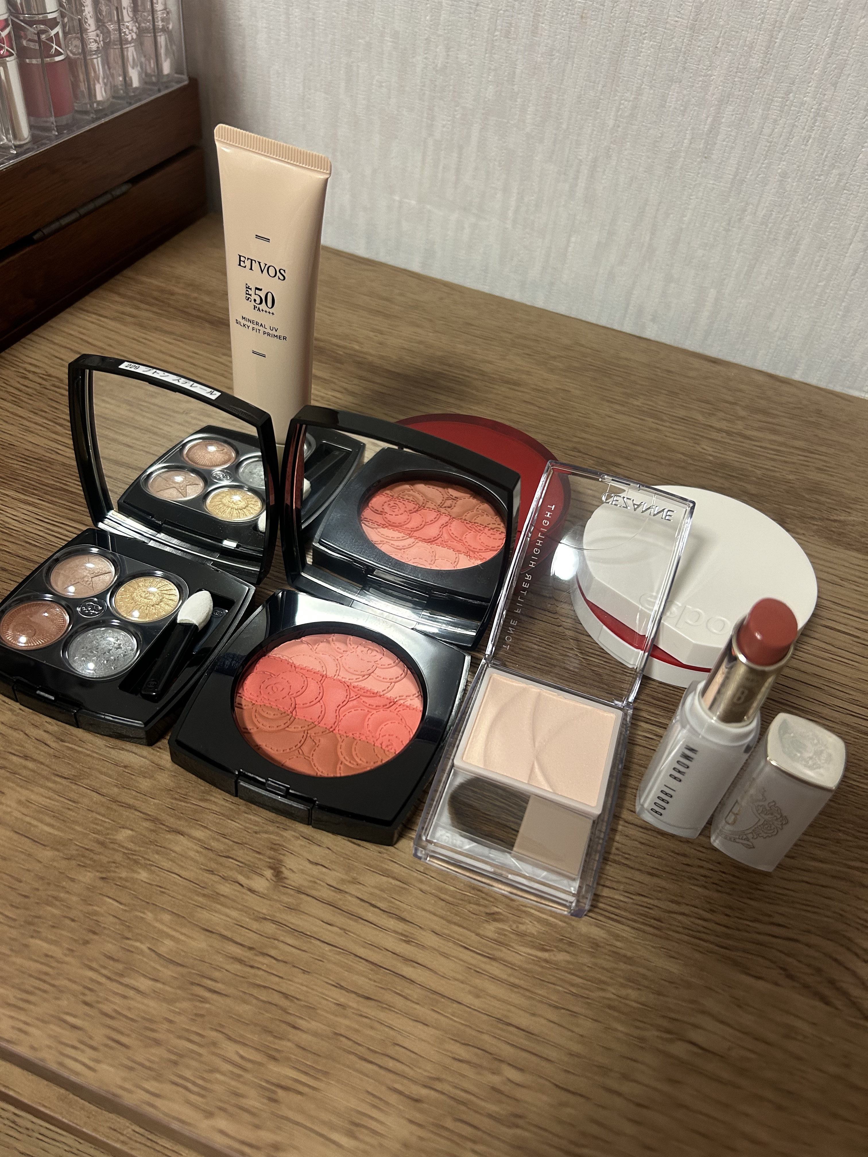 エクストラ カラー シャイン 681 ヌードペタル/BOBBI BROWN/口紅を使ったクチコミ（2枚目）