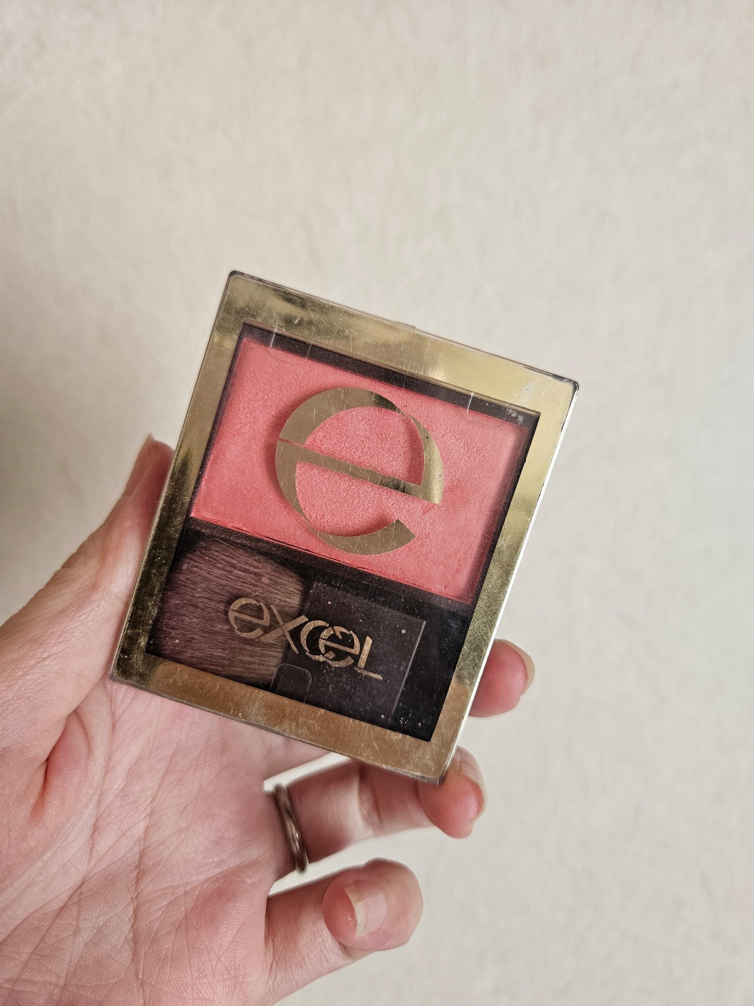 スキニーリッチチーク RC03 ローズピオニー/excel/パウダーチークを使ったクチコミ（1枚目）