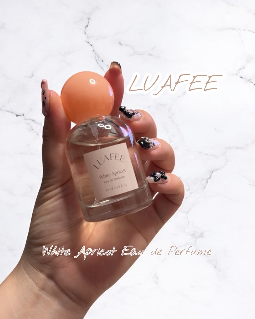 香水苦手なんだけど
この香りが大好きで今使ってる。

爽やかで上品なピーチムスクの香りのホワイトアプリコット
日韓1位香水‼️※
見つけたら即買い❣️

LUAFEE
White Apricot Eau de Perfume

可愛いフォル