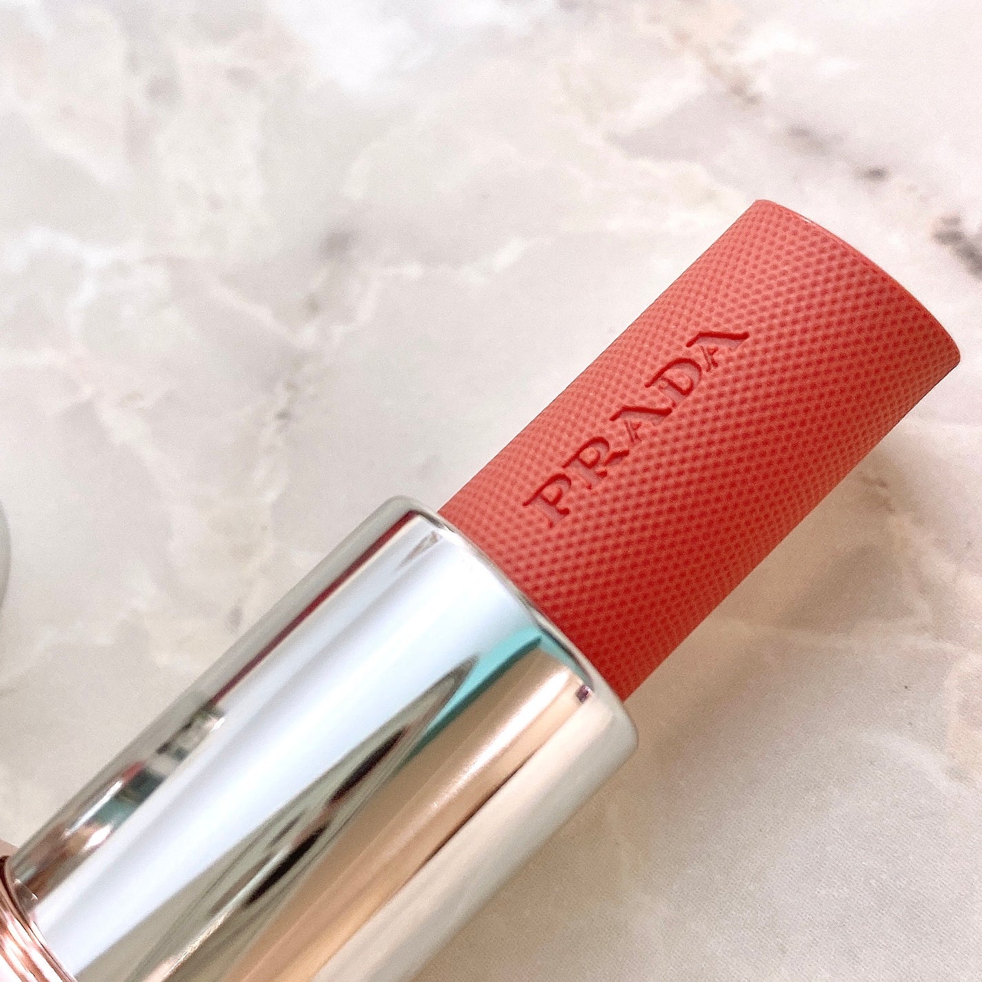 プラダ ライト グローイング リップバーム/PRADA BEAUTY/リップバームを使ったクチコミ(3枚目)