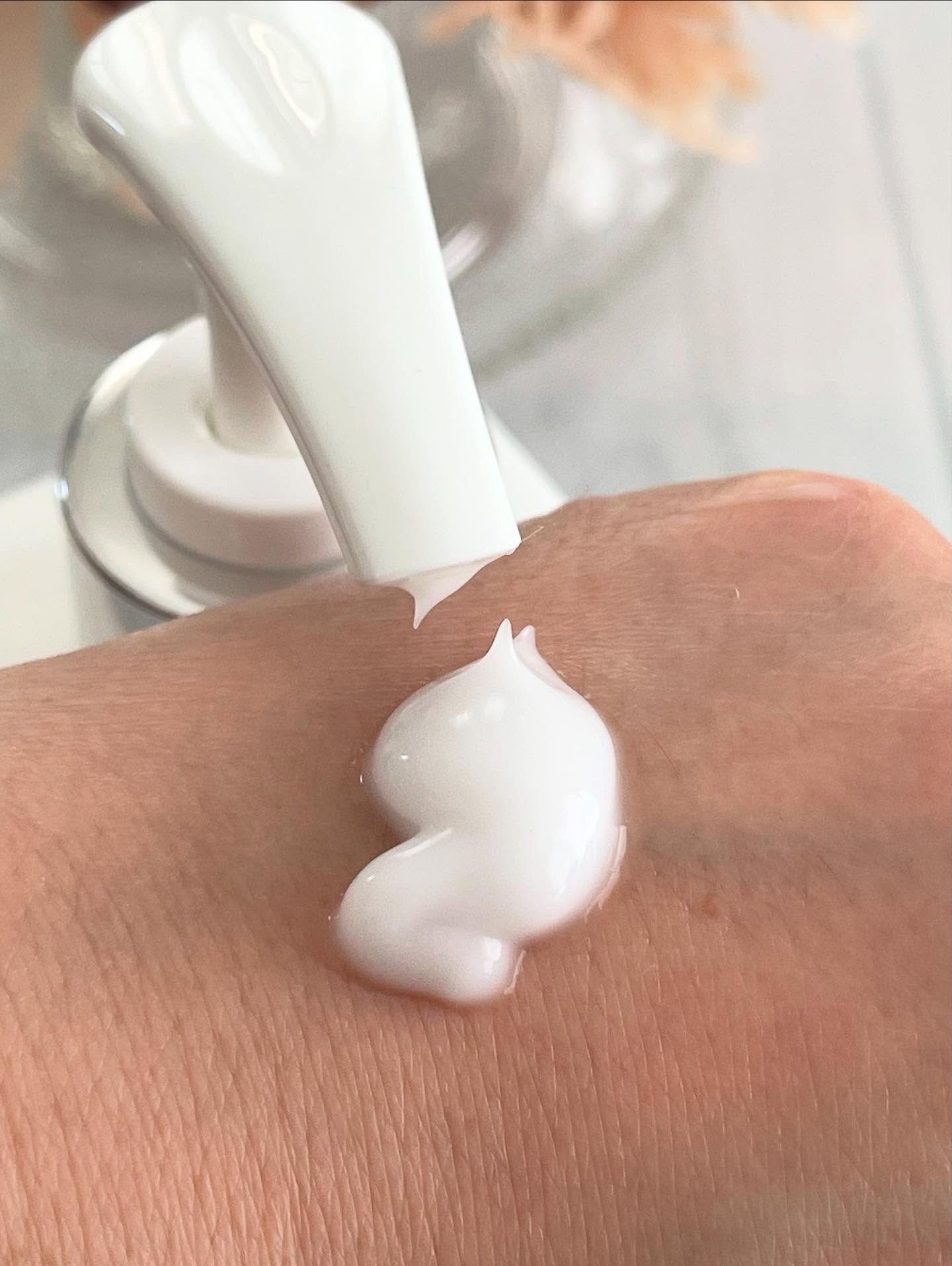 パフュームボディローション リリィムスクホワイトティー/TEABLESS/ボディローションを使ったクチコミ（3枚目）