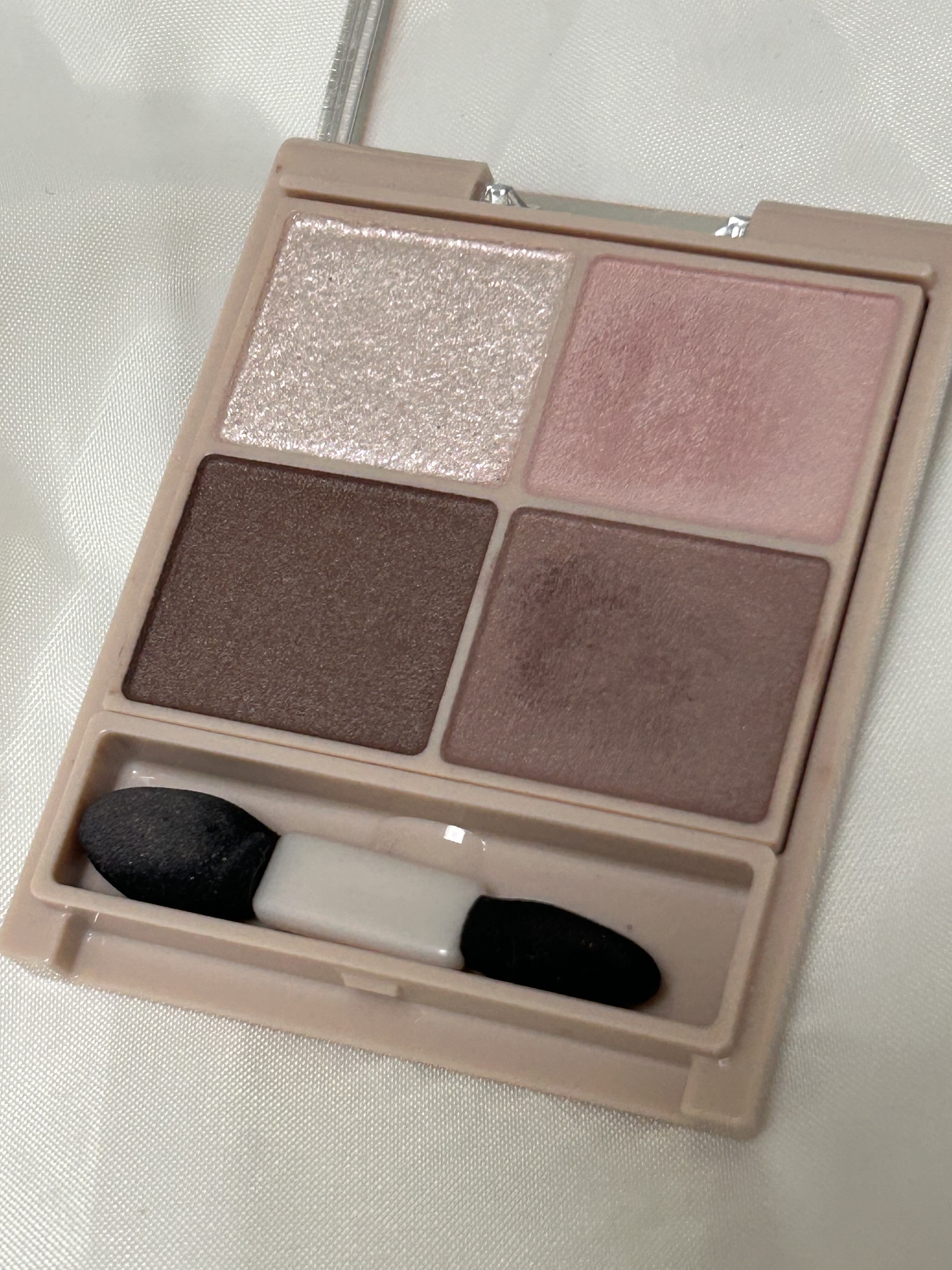 シルキースフレアイズ（マットタイプ）/キャンメイク/アイシャドウパレットを使ったクチコミ（1枚目）