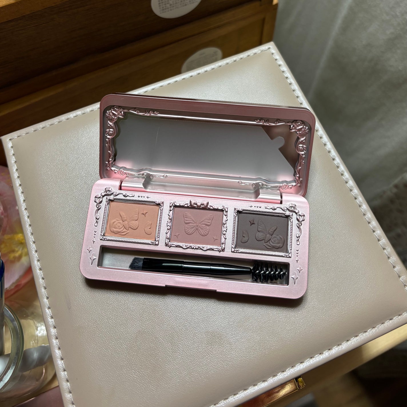 kino on LIPS 「FlowerKnowsアイブロウカラー#03アンズパウダーまず..」(2枚目)