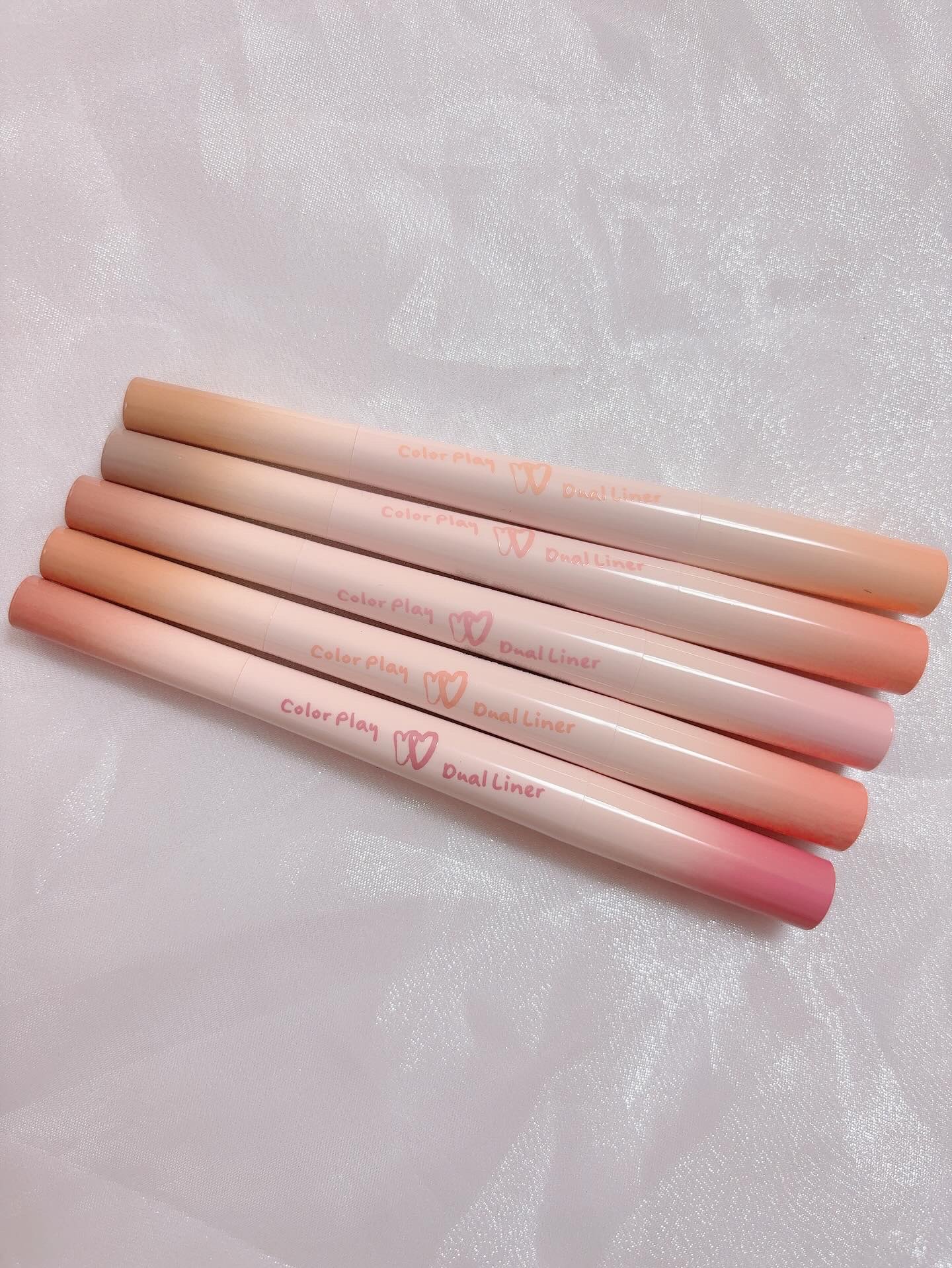 カラープレイデュアルライナー/2aN/スティックアイシャドウを使ったクチコミ（2枚目）