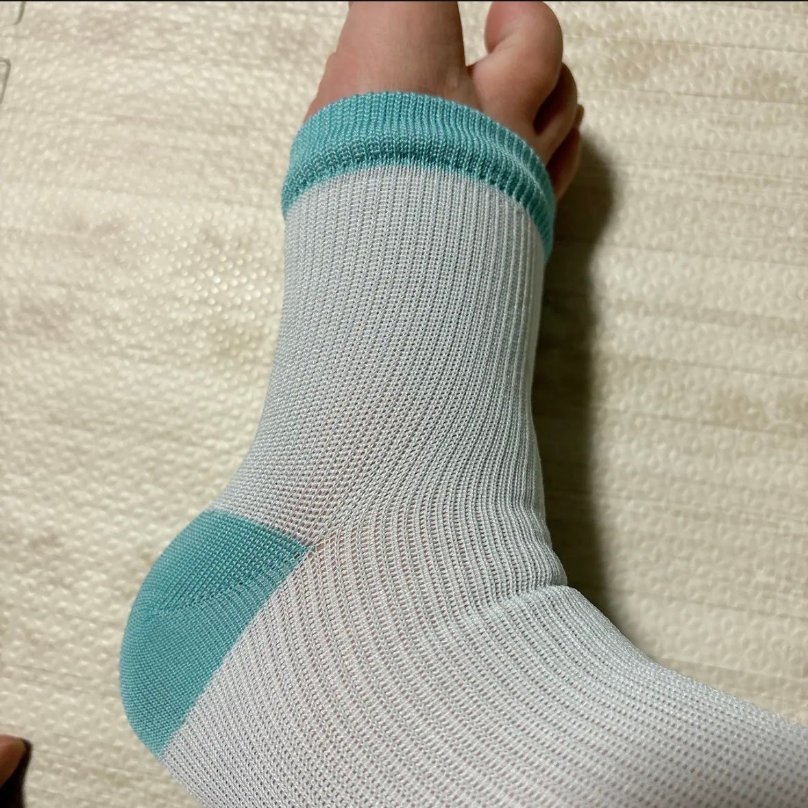 脚を心地よく引き締める着圧ソックス涼感プラス/LYCRA/ボディグッズを使ったクチコミ(3枚目)