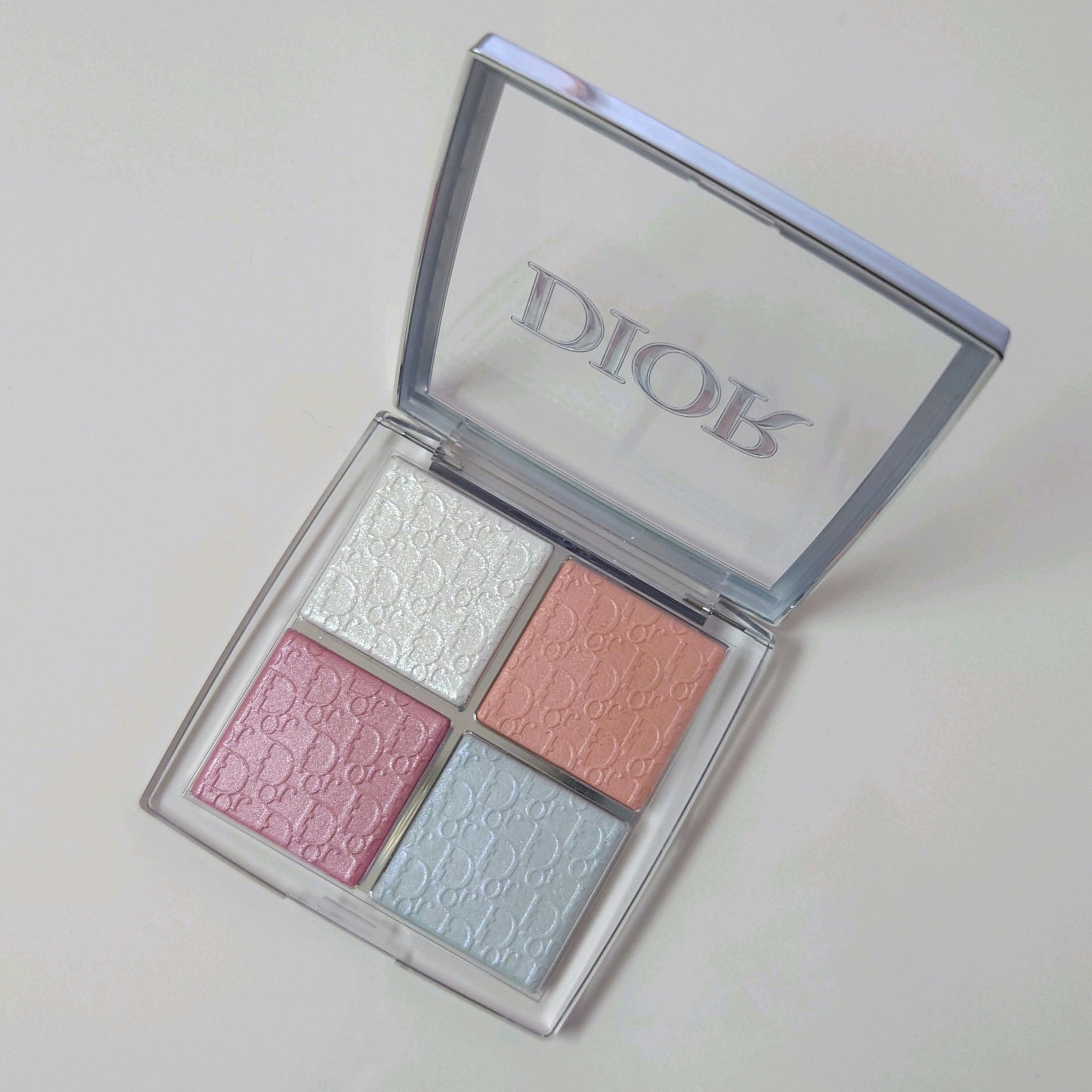 ディオール バックステージ フェイス グロウ パレット 006 セレスティアル グロウ（バックステージ ホリデー 限定色）/Dior/ハイライトを使ったクチコミ（1枚目）