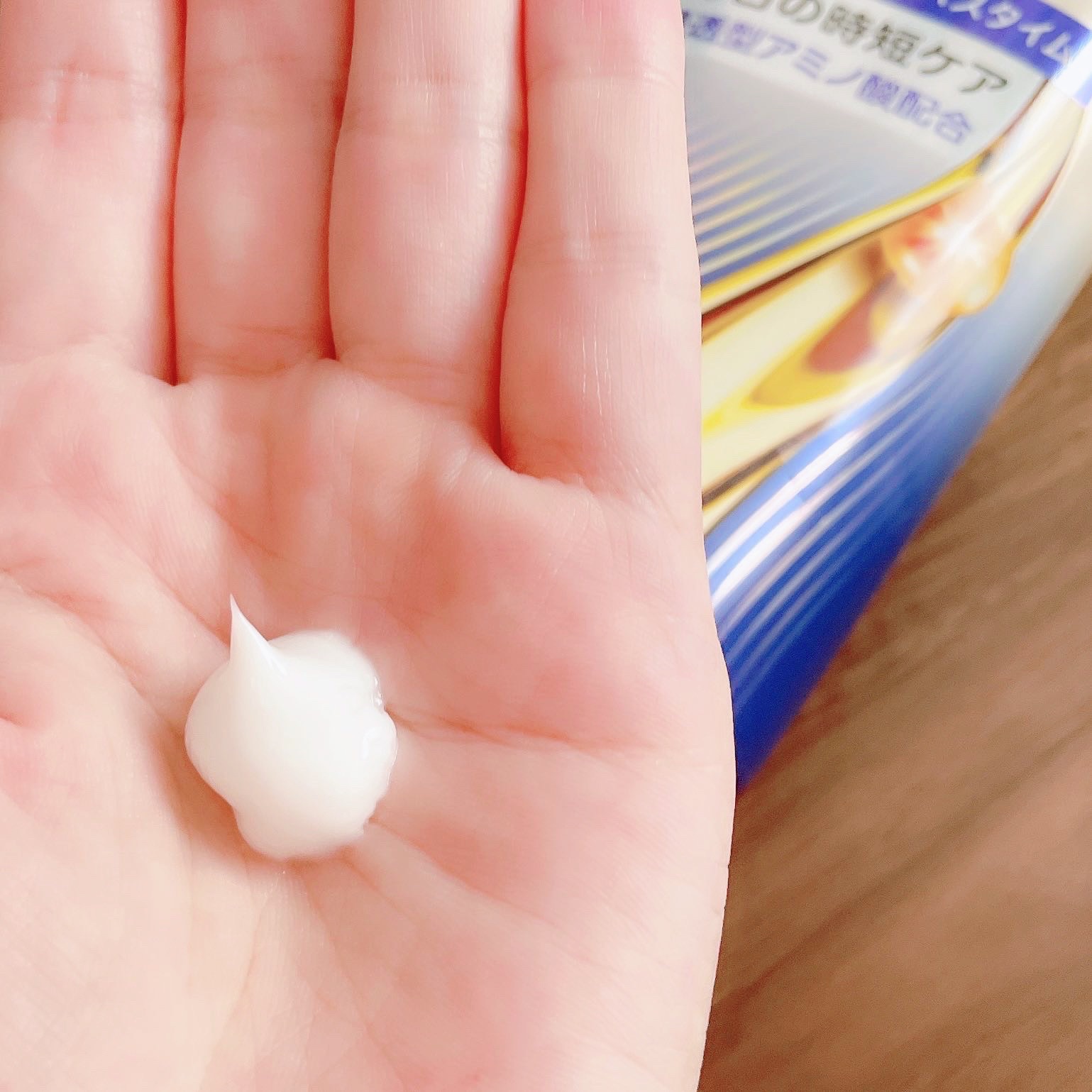 ラックス　スーパーリッチシャイン  リラックスナイトケア　まとまりチューブトリートメント/LUX/洗い流すヘアトリートメントを使ったクチコミ（3枚目）