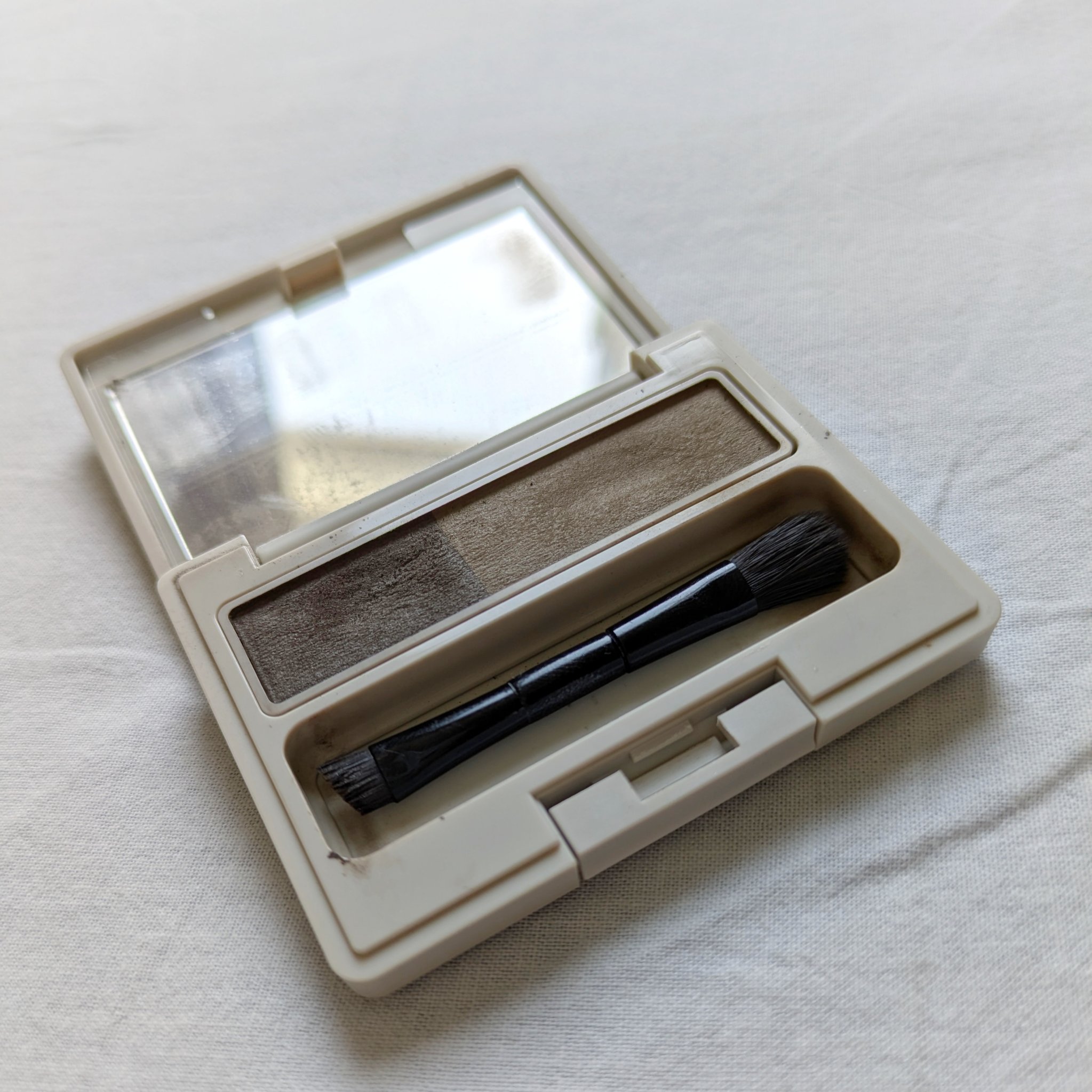 アイブロウパウダー/ナチュラグラッセ/パウダーアイブロウを使ったクチコミ（3枚目）