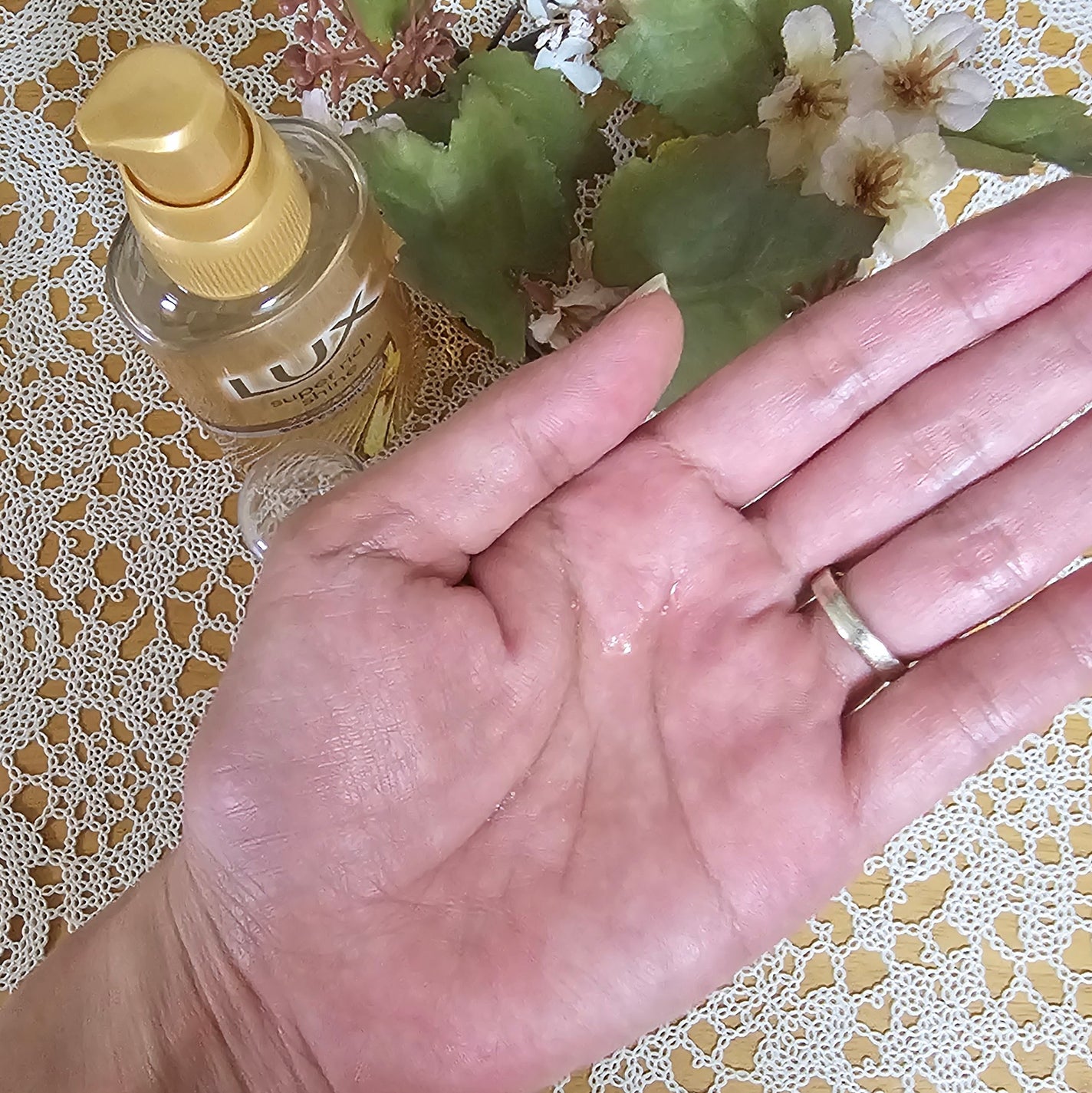 ラックススーパーリッチシャインダメージリペア補修ヘアオイル/LUX/ヘアオイルを使ったクチコミ(3枚目)