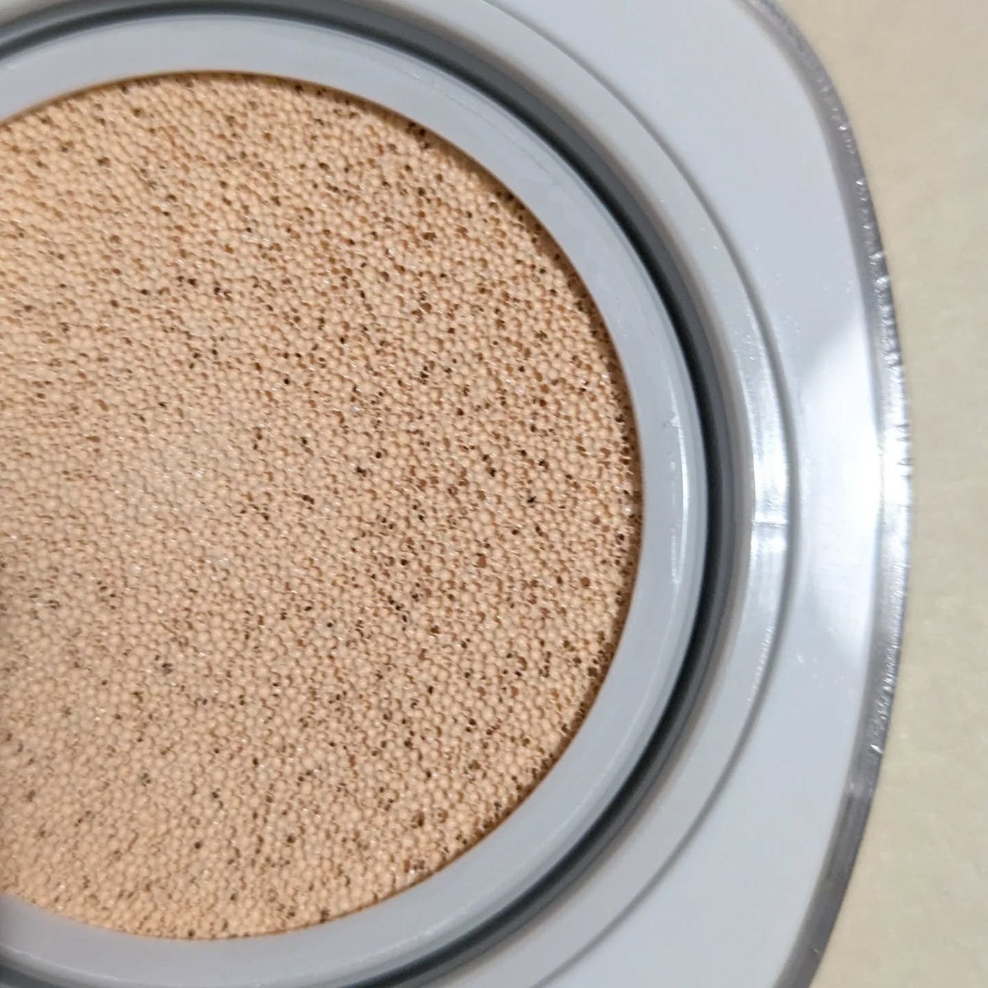 シームレスウェアクッション/wakemake/クッションファンデーションを使ったクチコミ(4枚目)